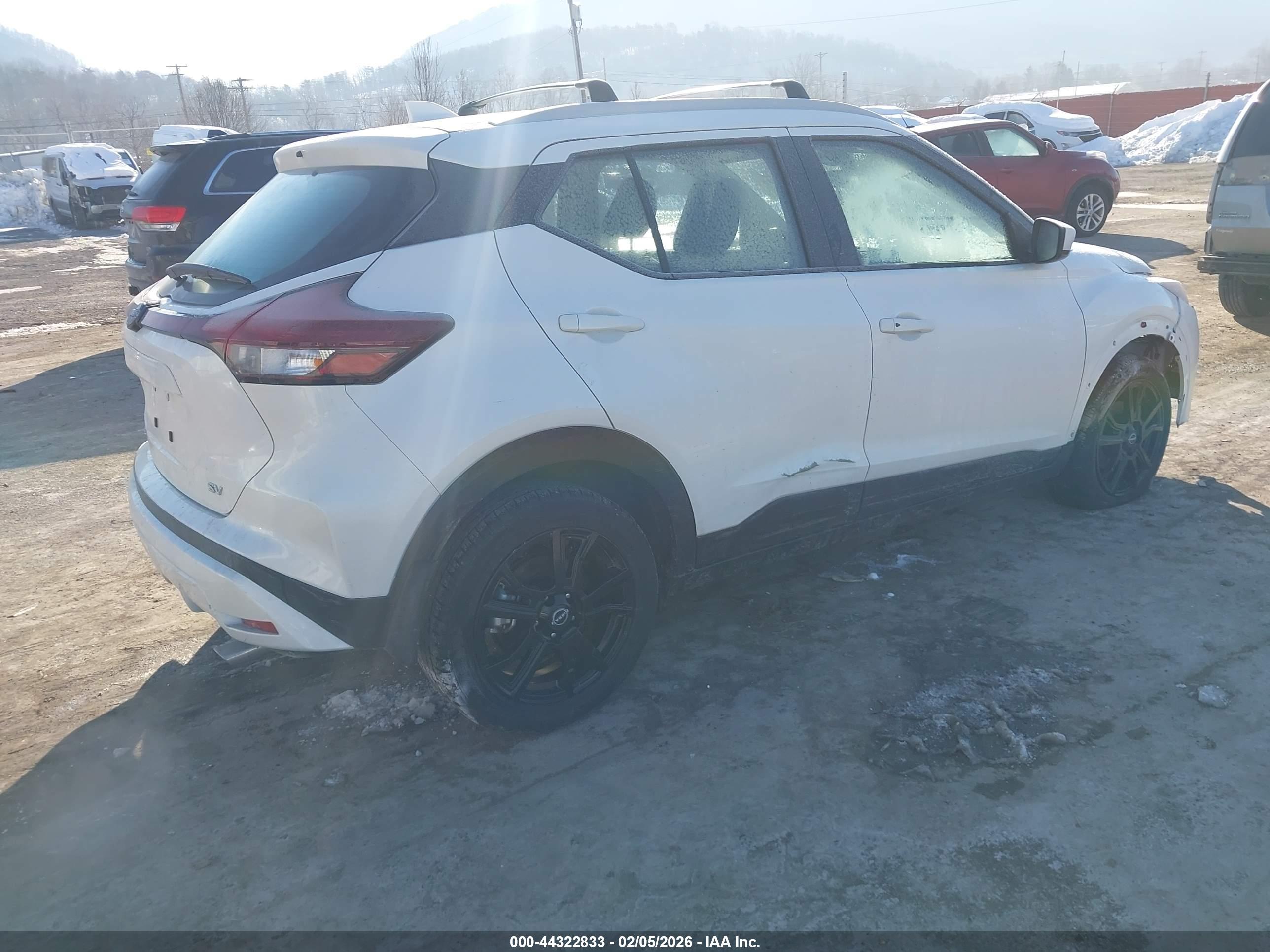 NISSAN KICKS image 4