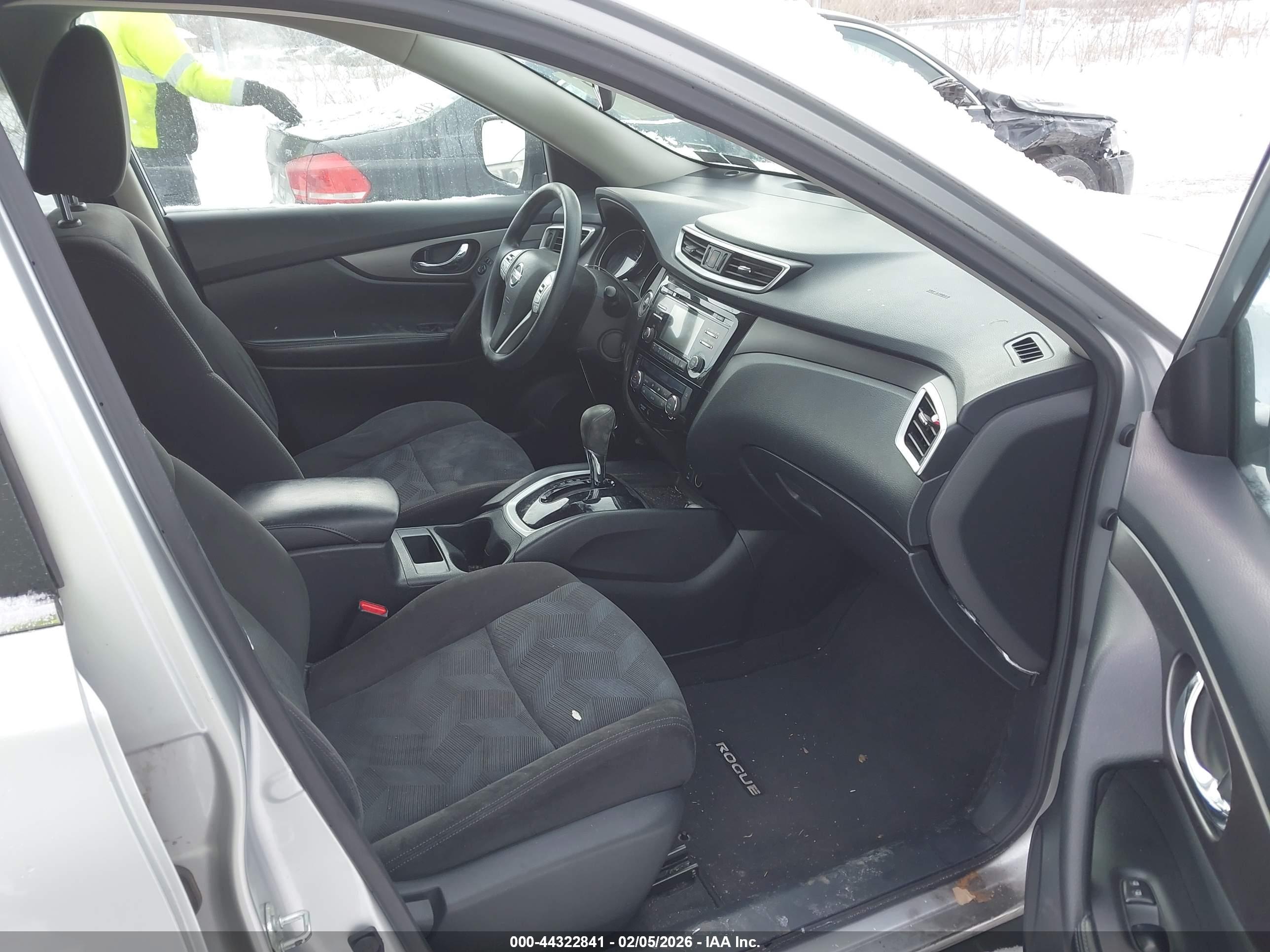NISSAN ROGUE image 5