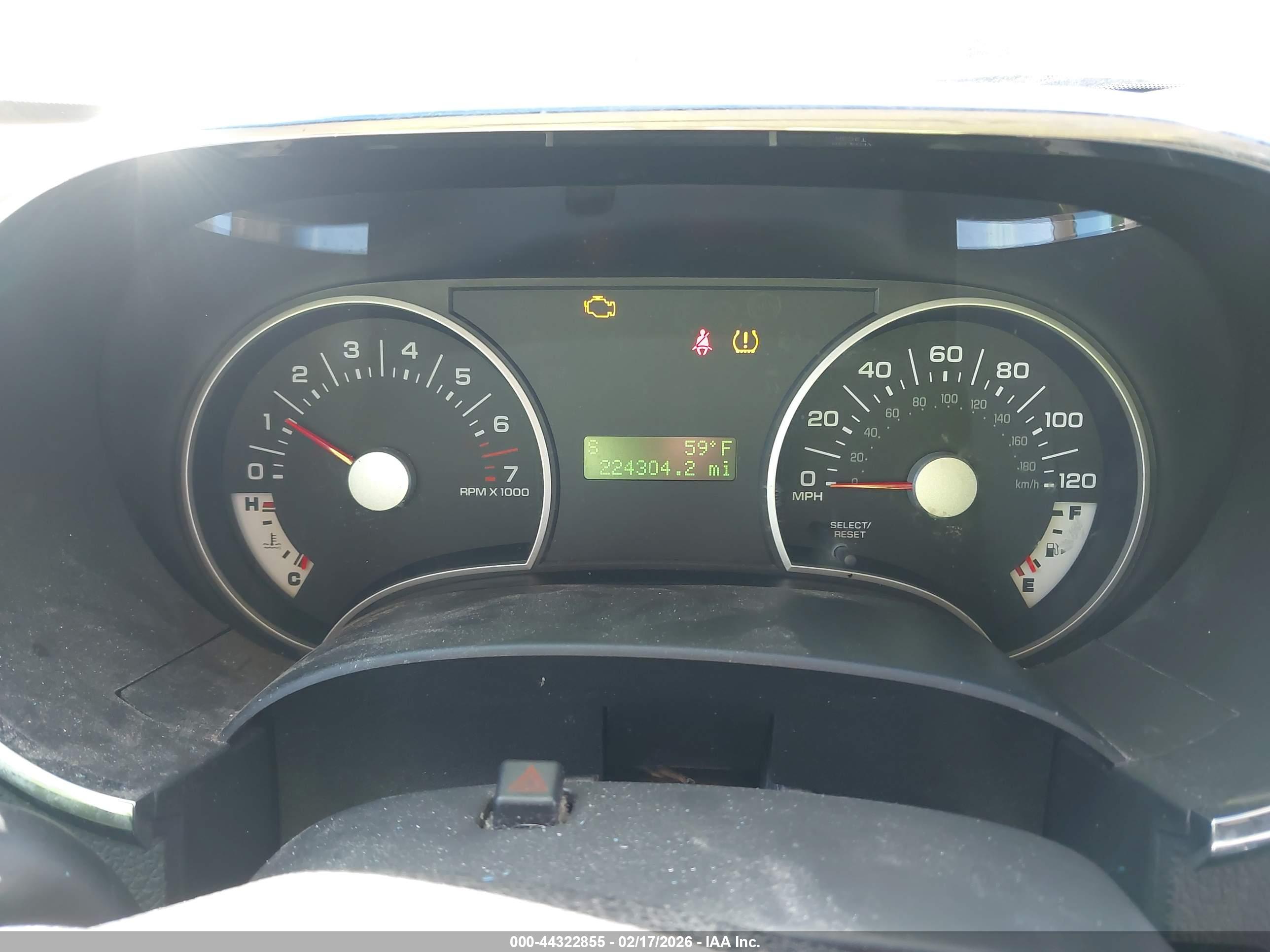 FORD EXPLORER image 7