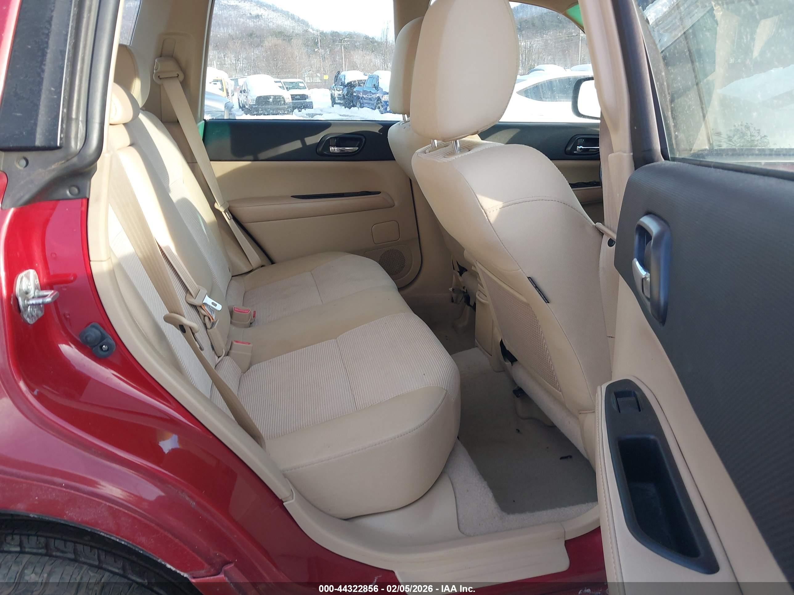 SUBARU FORESTER image 8