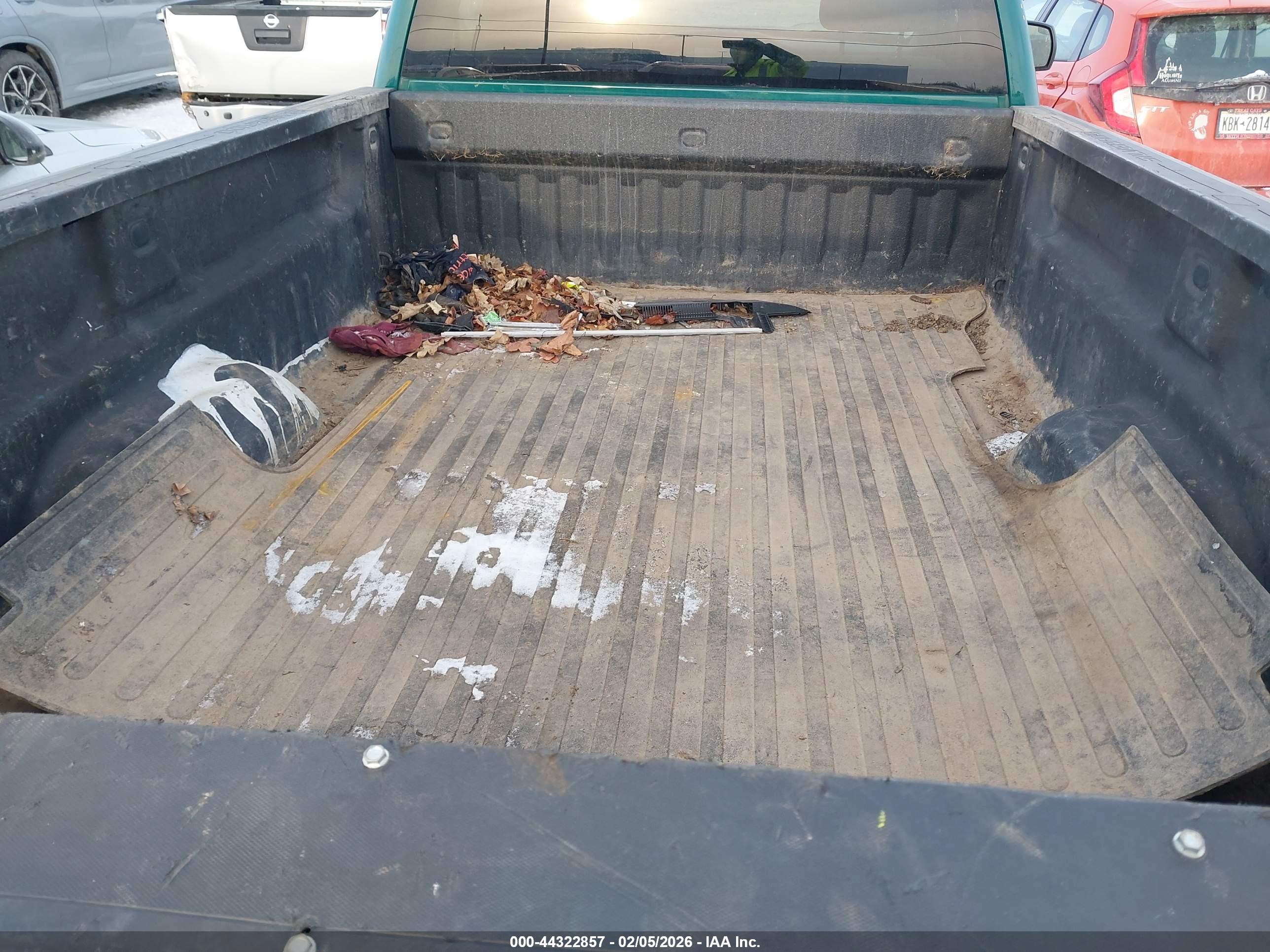 CHEVROLET SILVERADO image 8