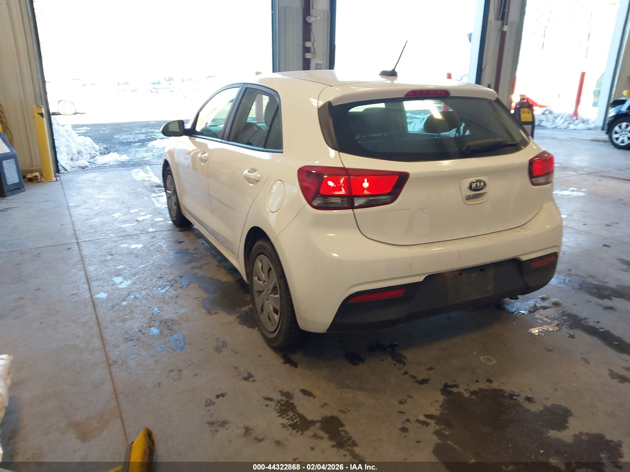 KIA RIO image 3