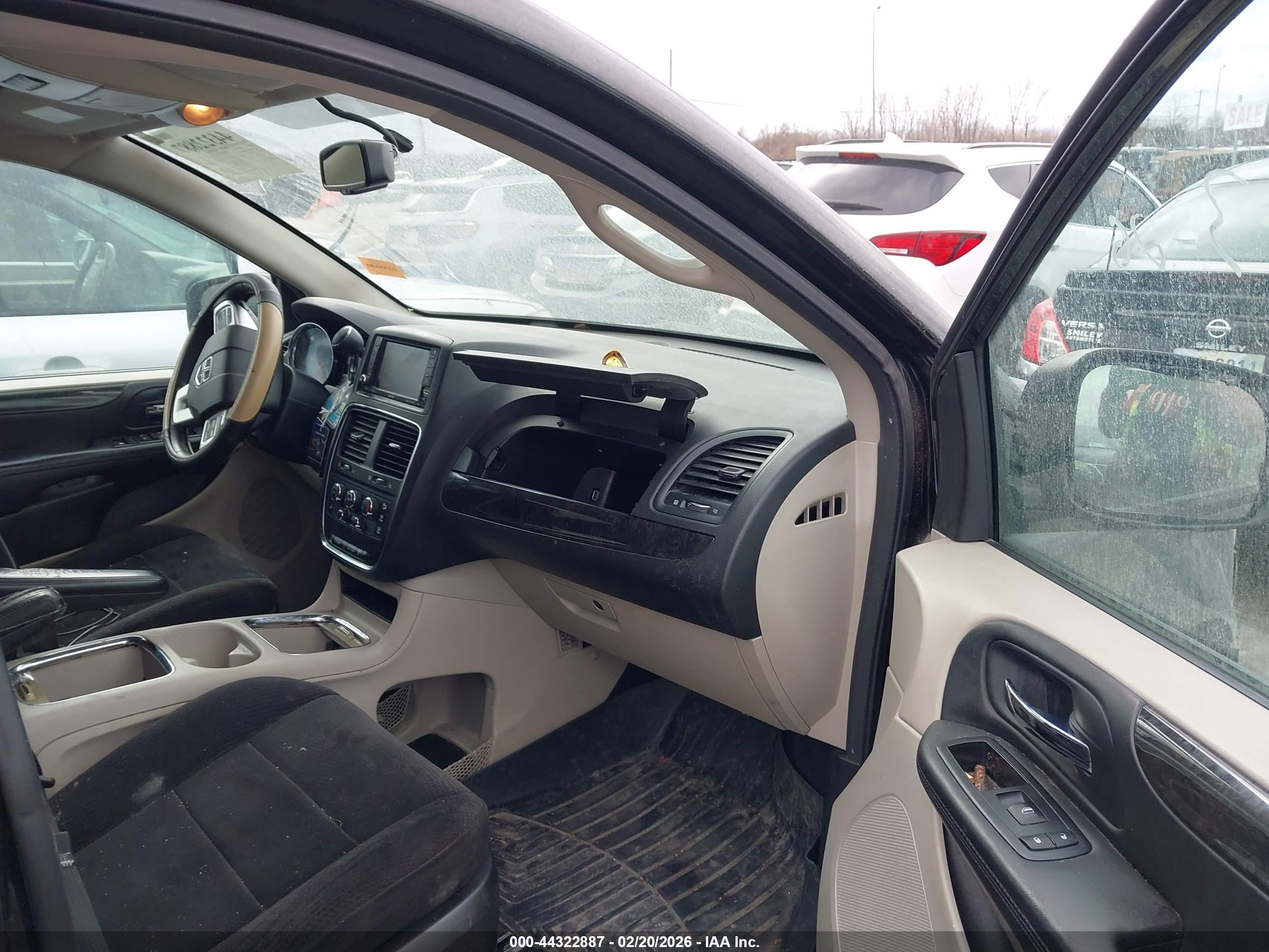 DODGE GRAND image 5
