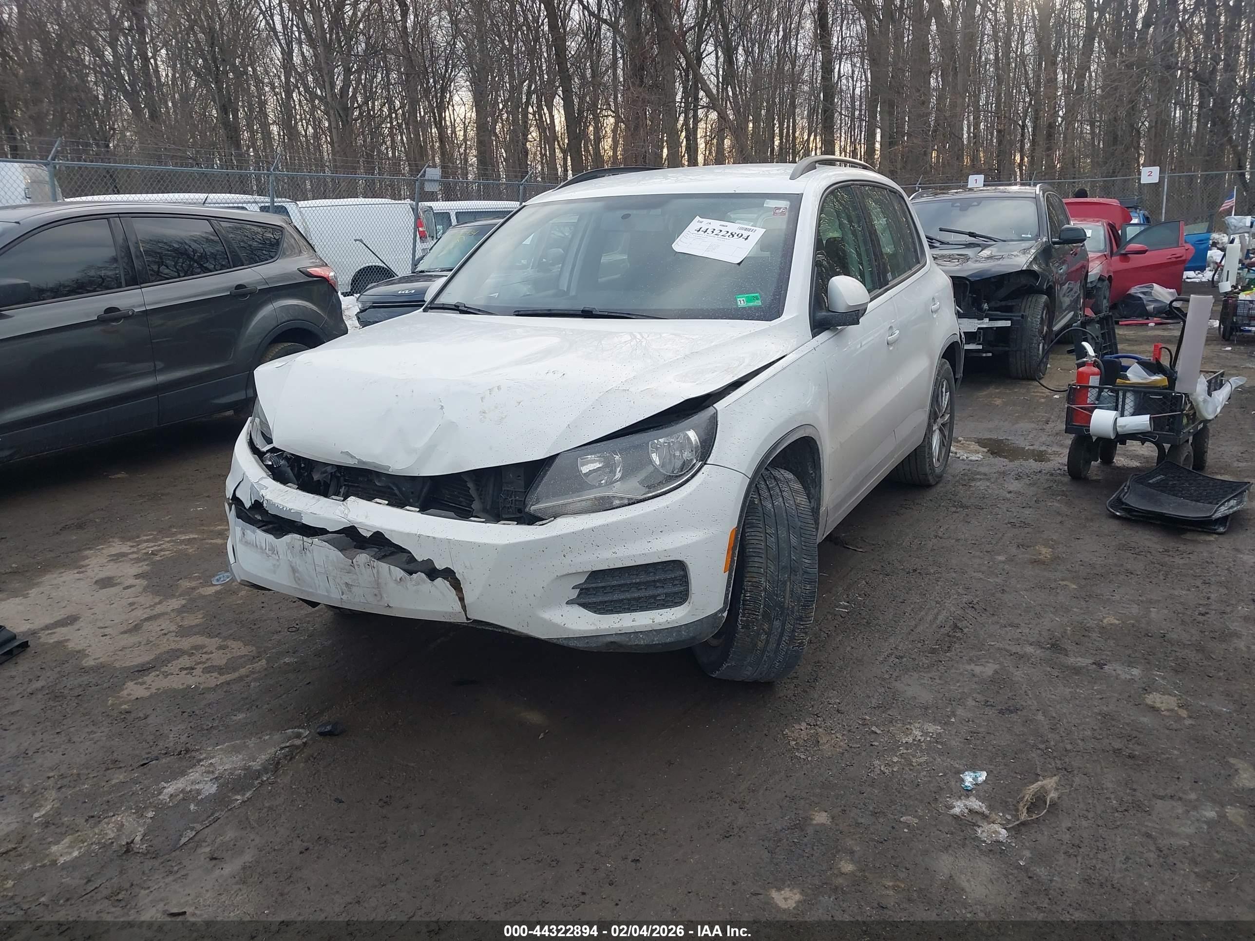 VOLKSWAGEN TIGUAN image 2