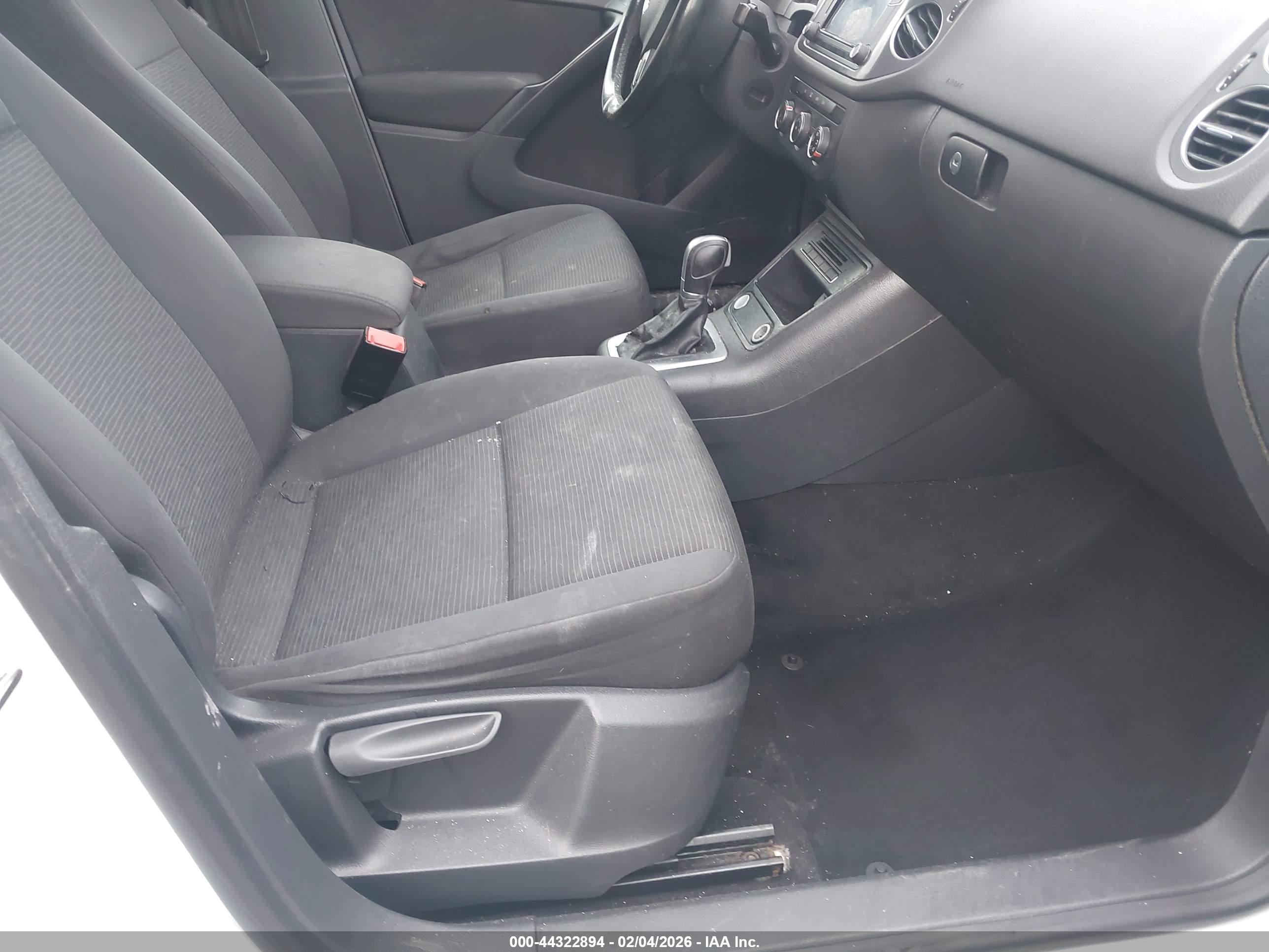 VOLKSWAGEN TIGUAN image 5