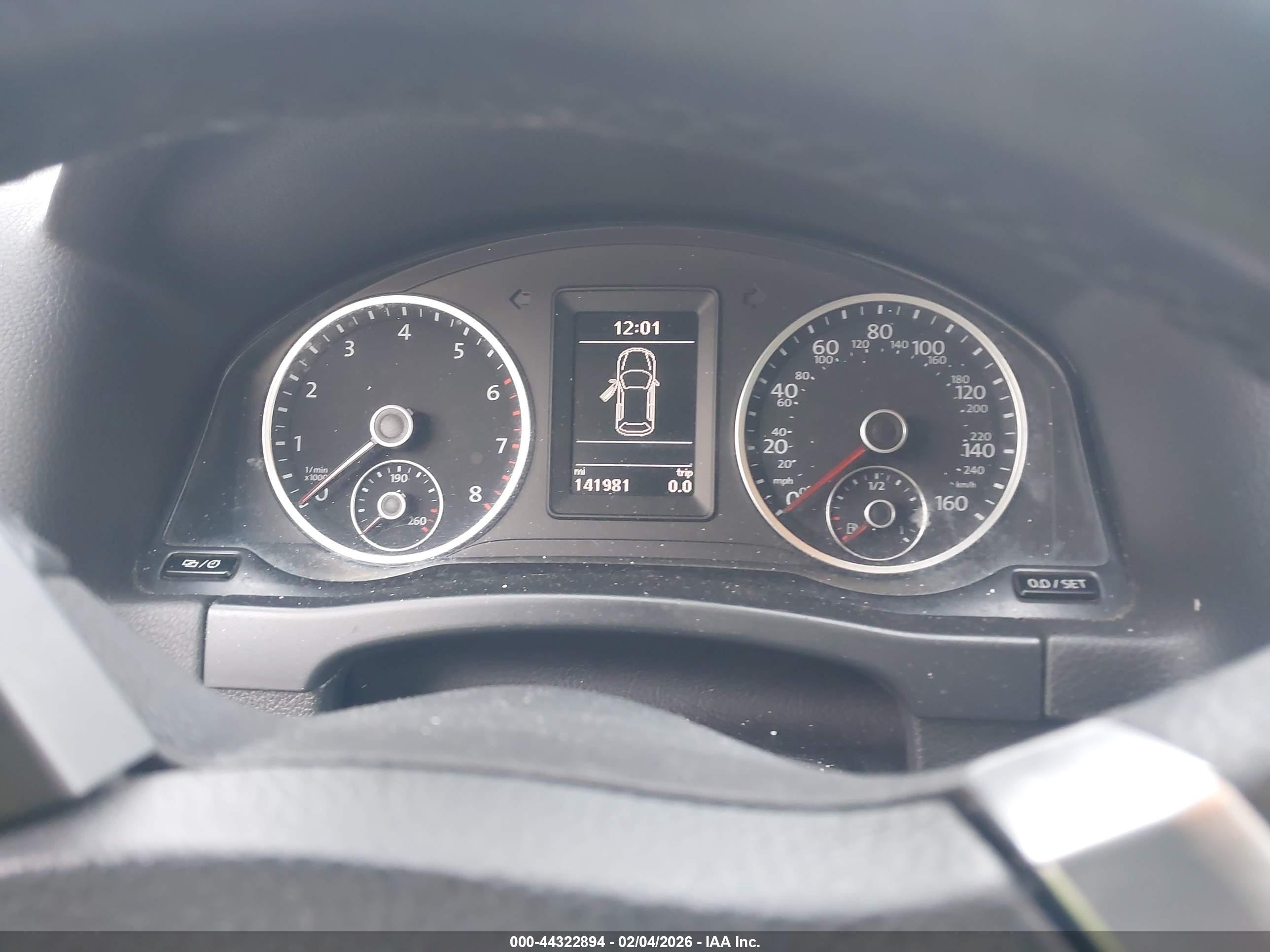 VOLKSWAGEN TIGUAN image 7
