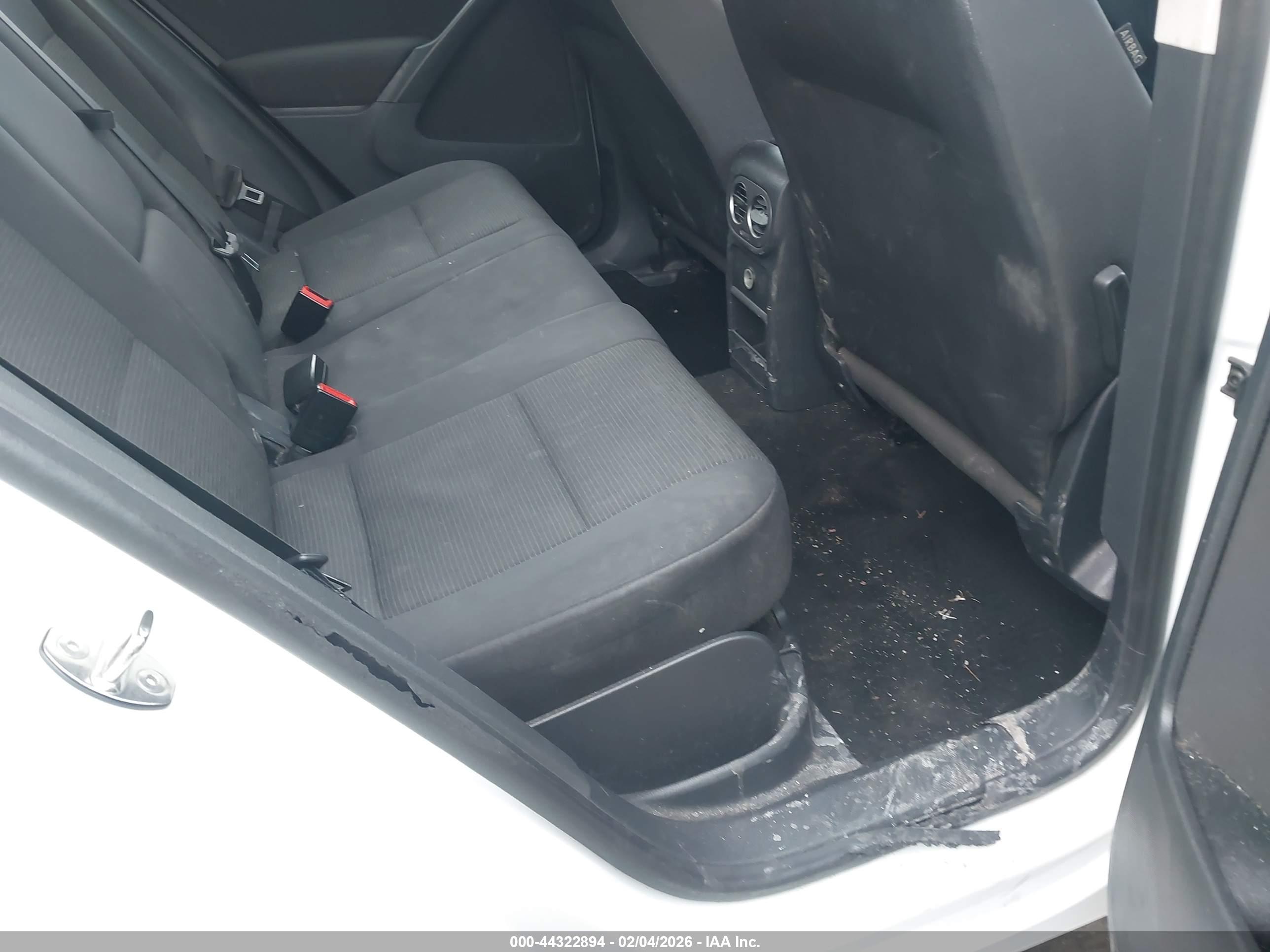 VOLKSWAGEN TIGUAN image 8