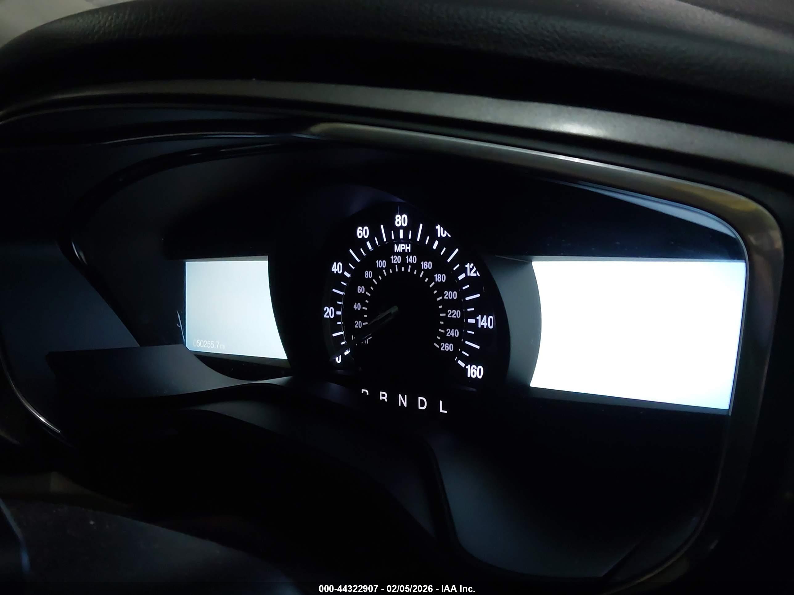 FORD FUSION image 7