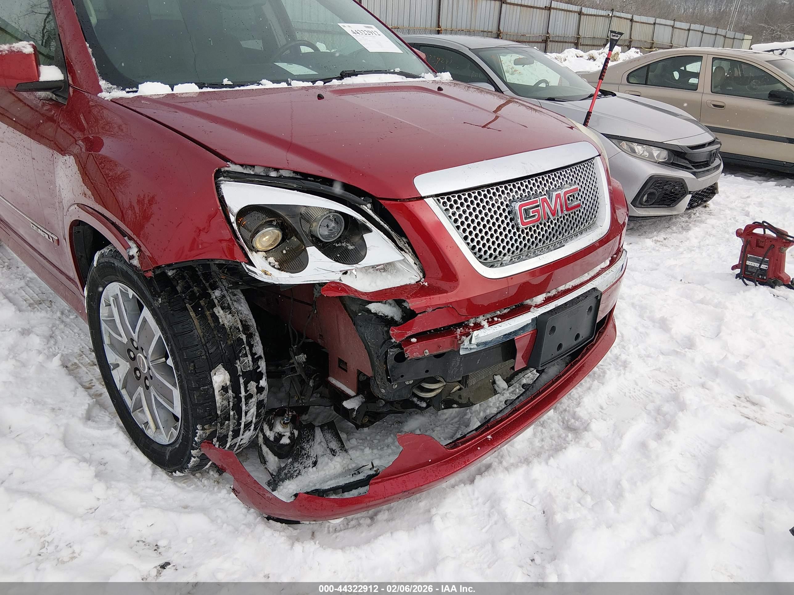 GMC ACADIA image 6