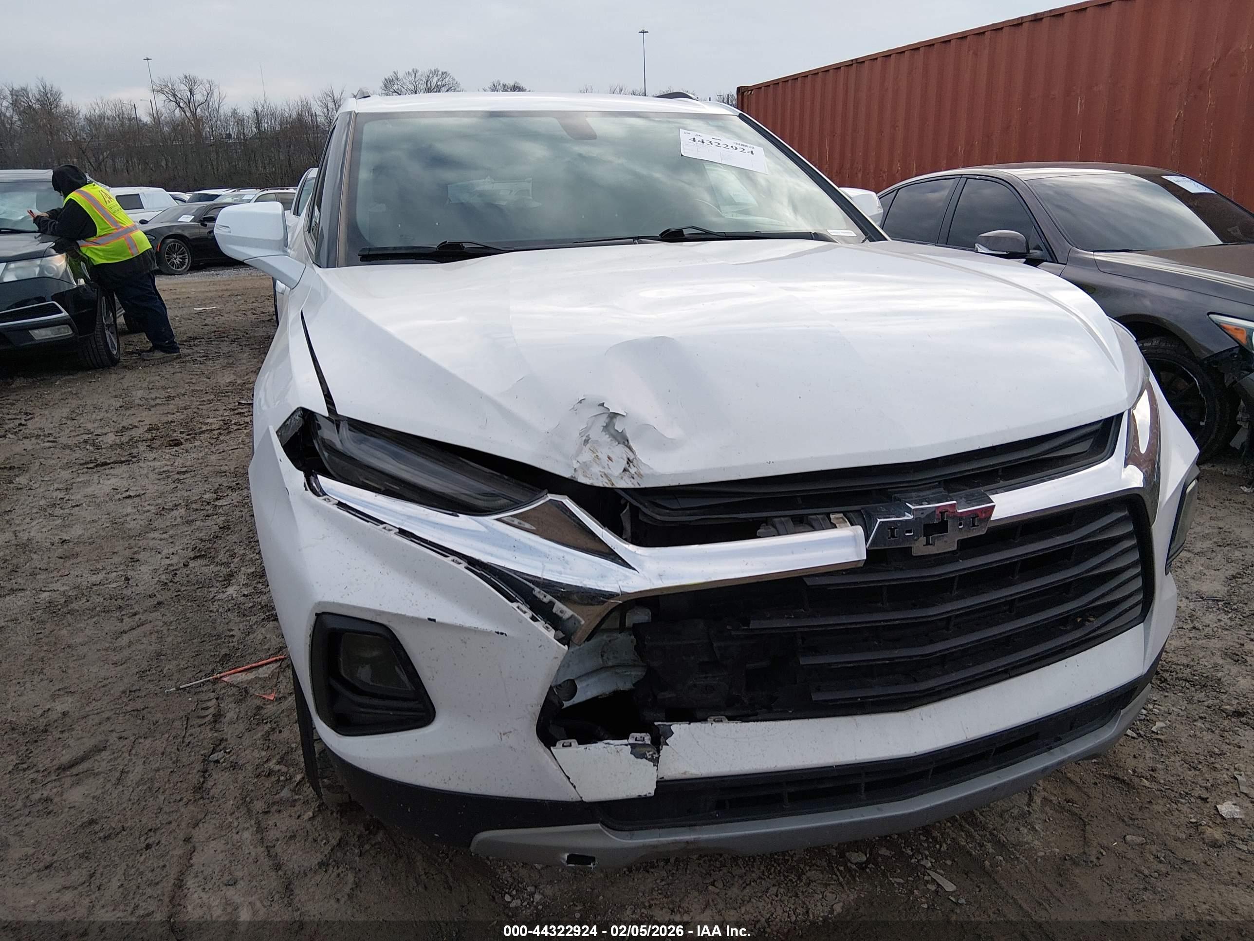 CHEVROLET BLAZER image 6