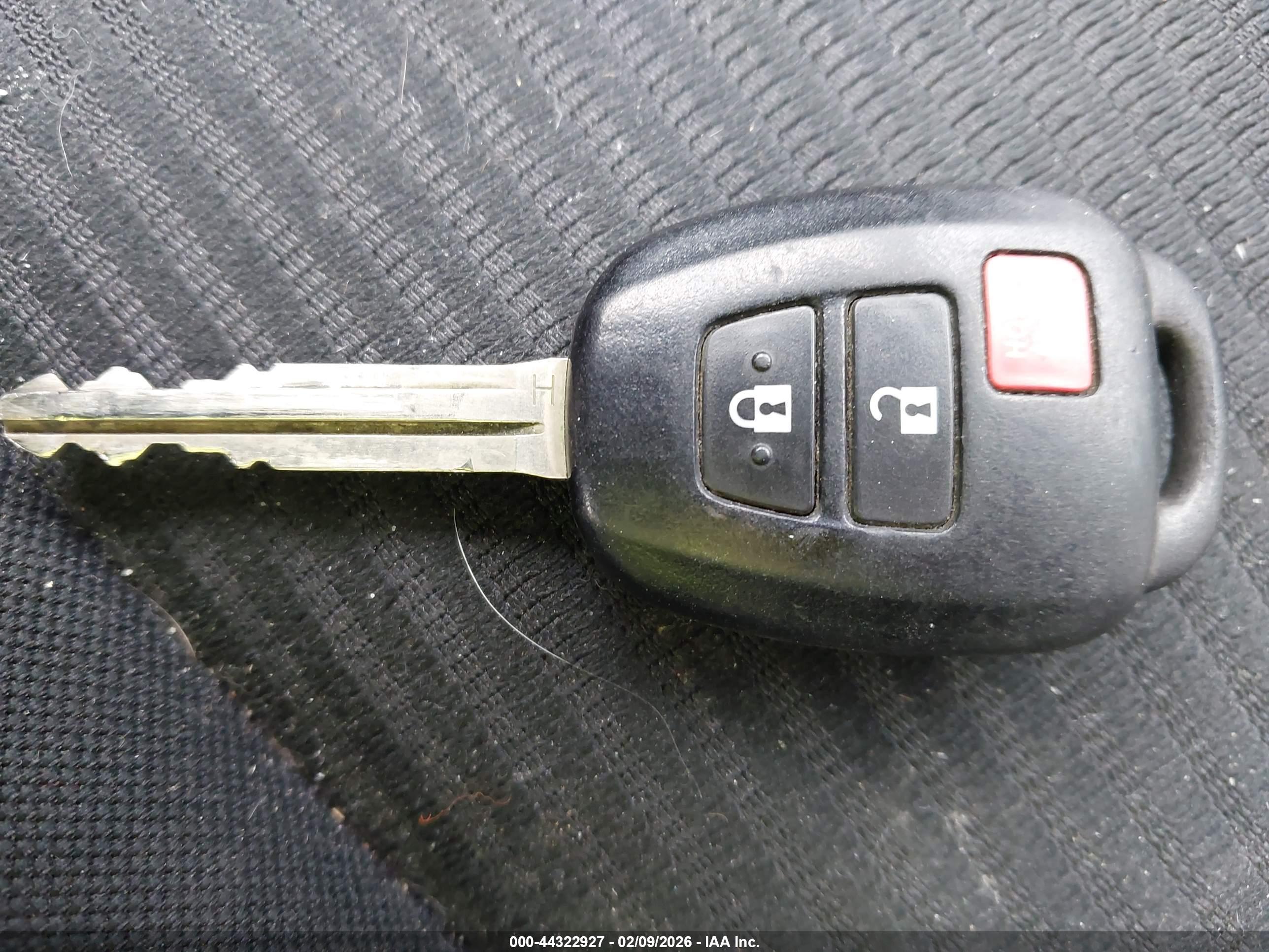 TOYOTA RAV4 image 11