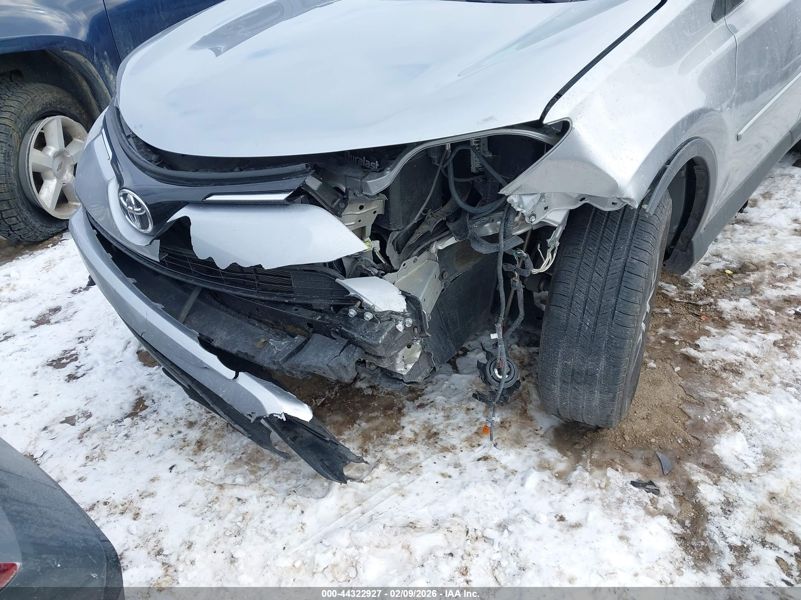 TOYOTA RAV4 image 6