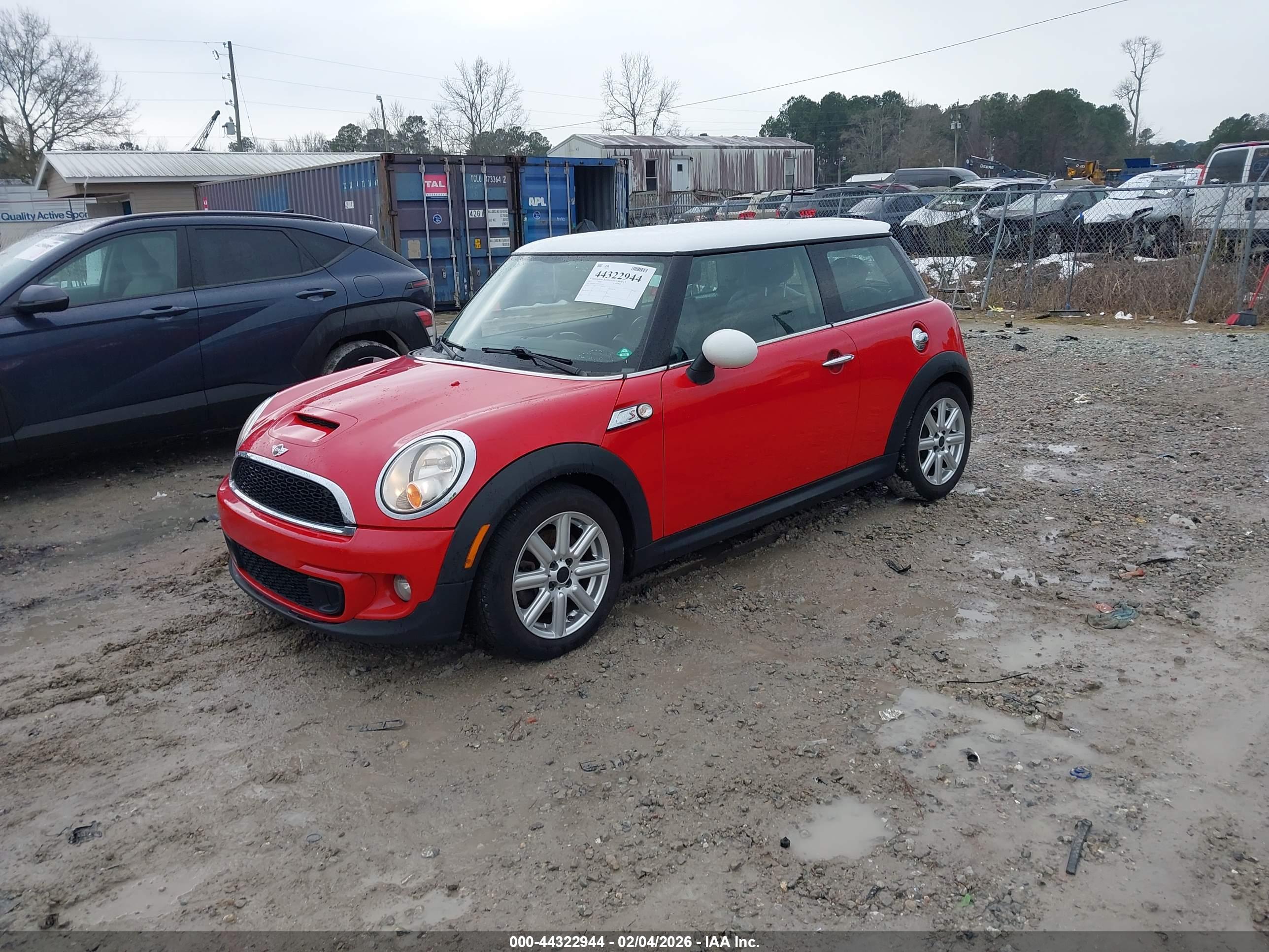 MINI COOPER image 2