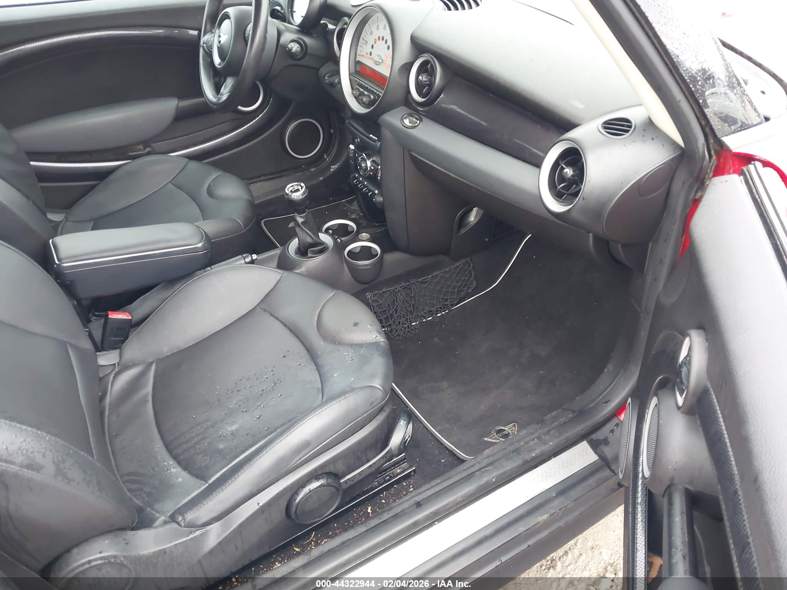 MINI COOPER image 5