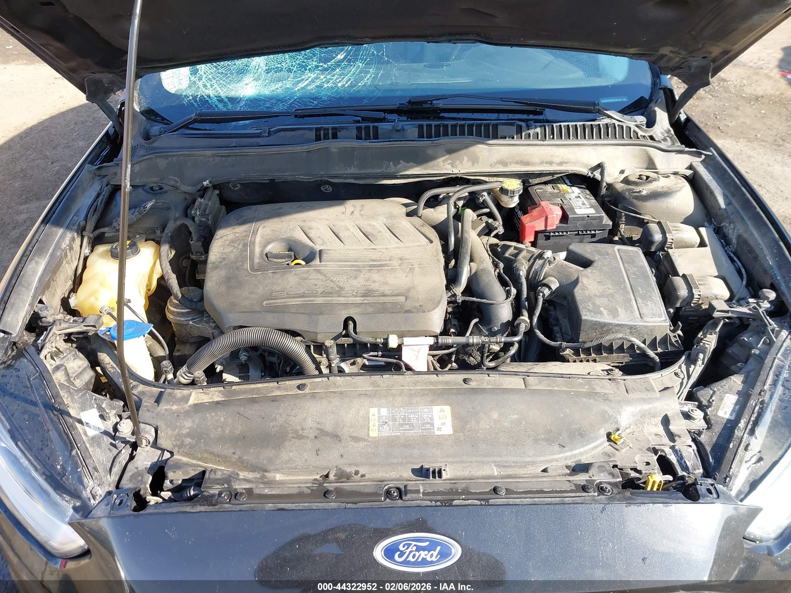 FORD FUSION image 10