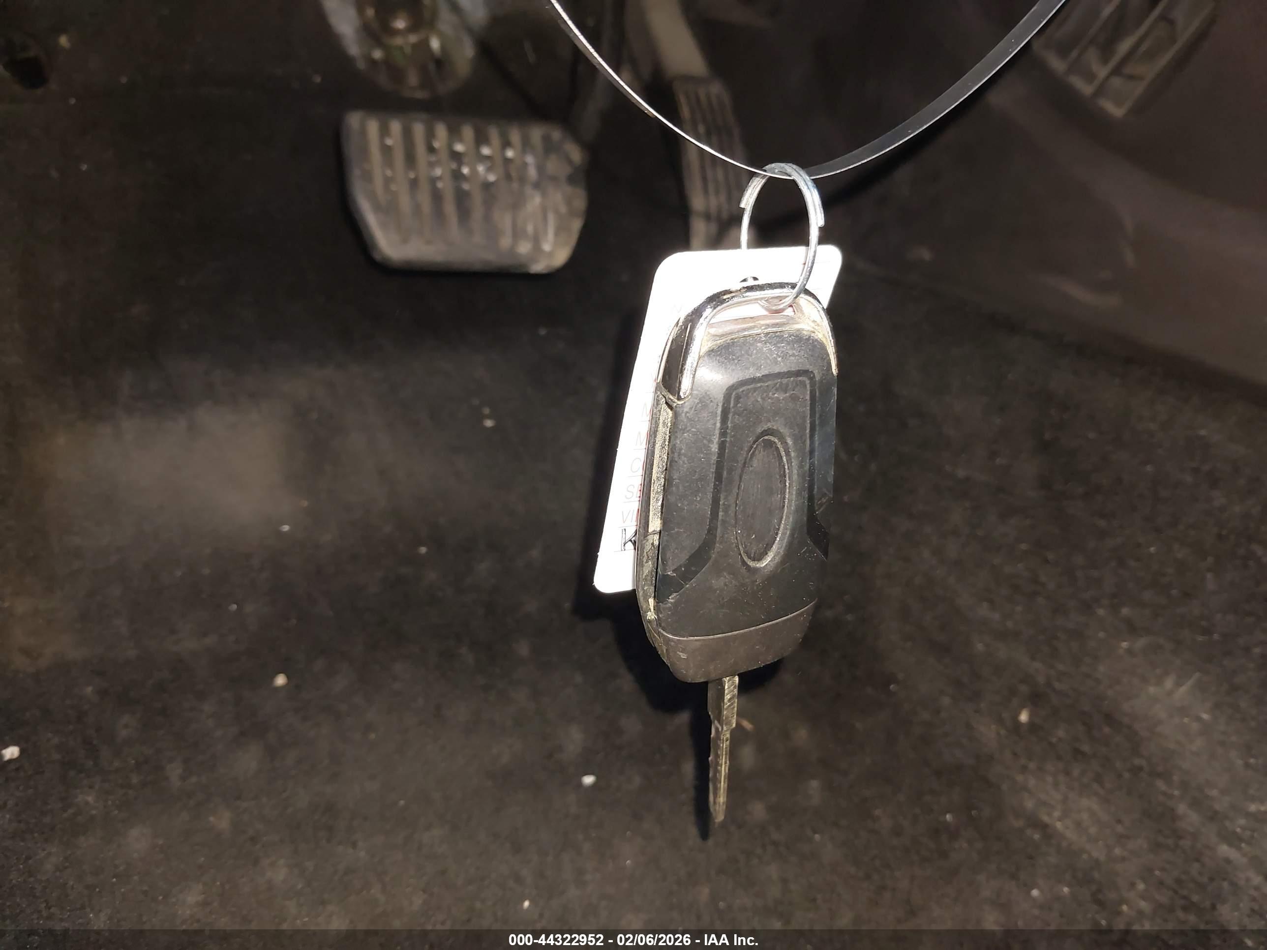FORD FUSION image 11