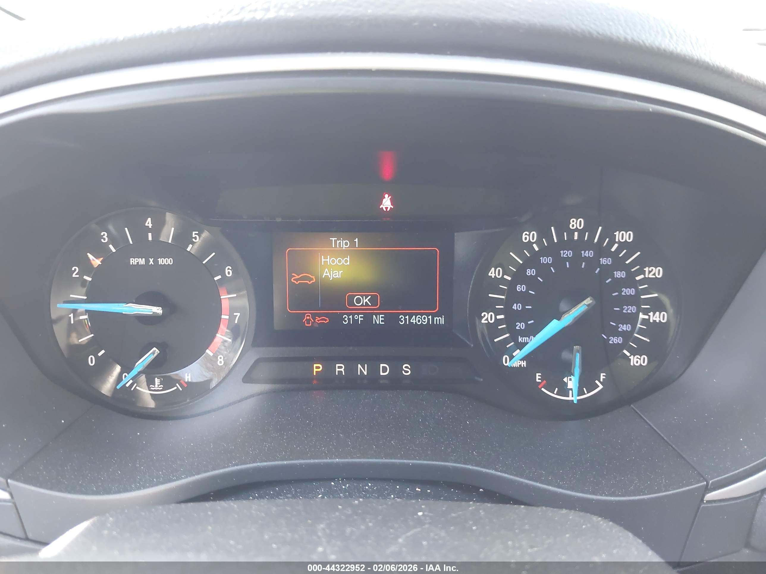 FORD FUSION image 7