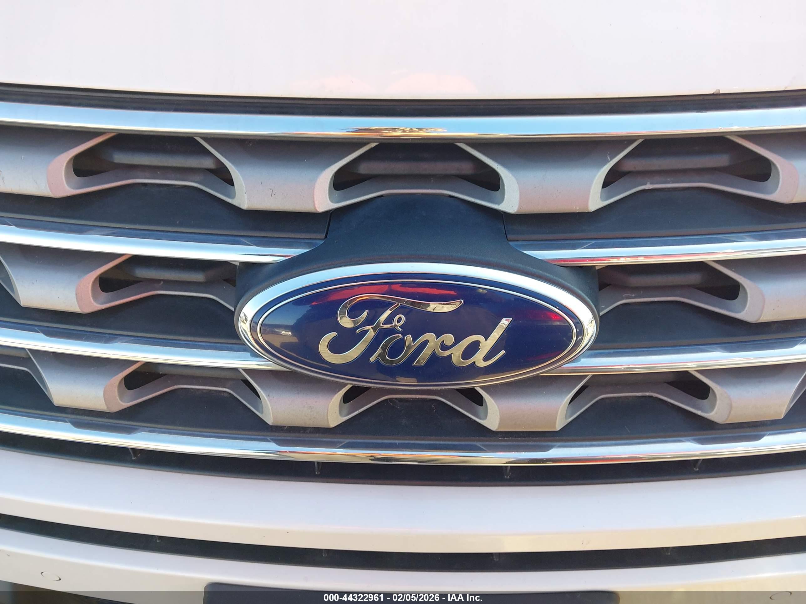 FORD EXPLORER image 6