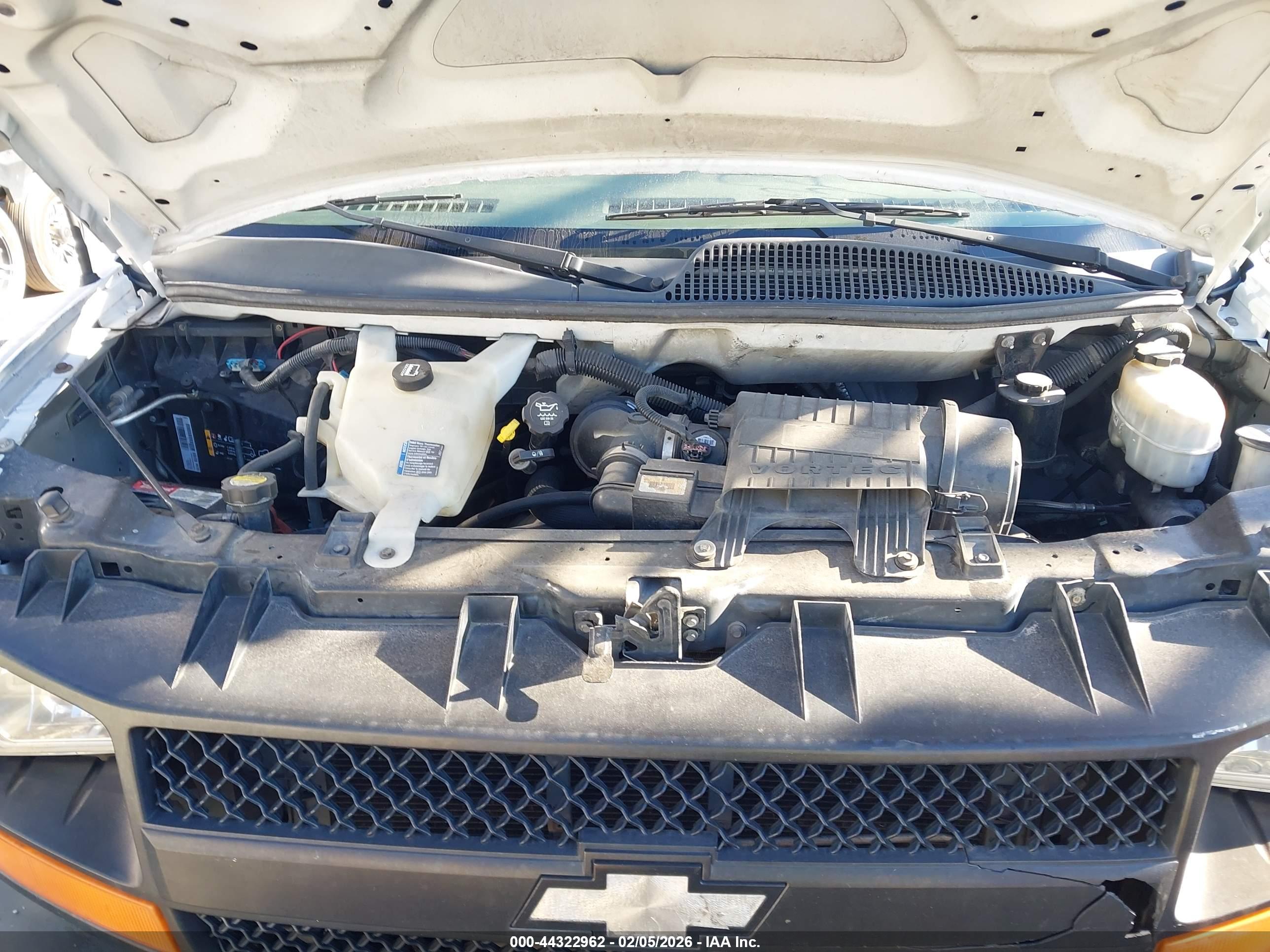 CHEVROLET EXPRESS image 10