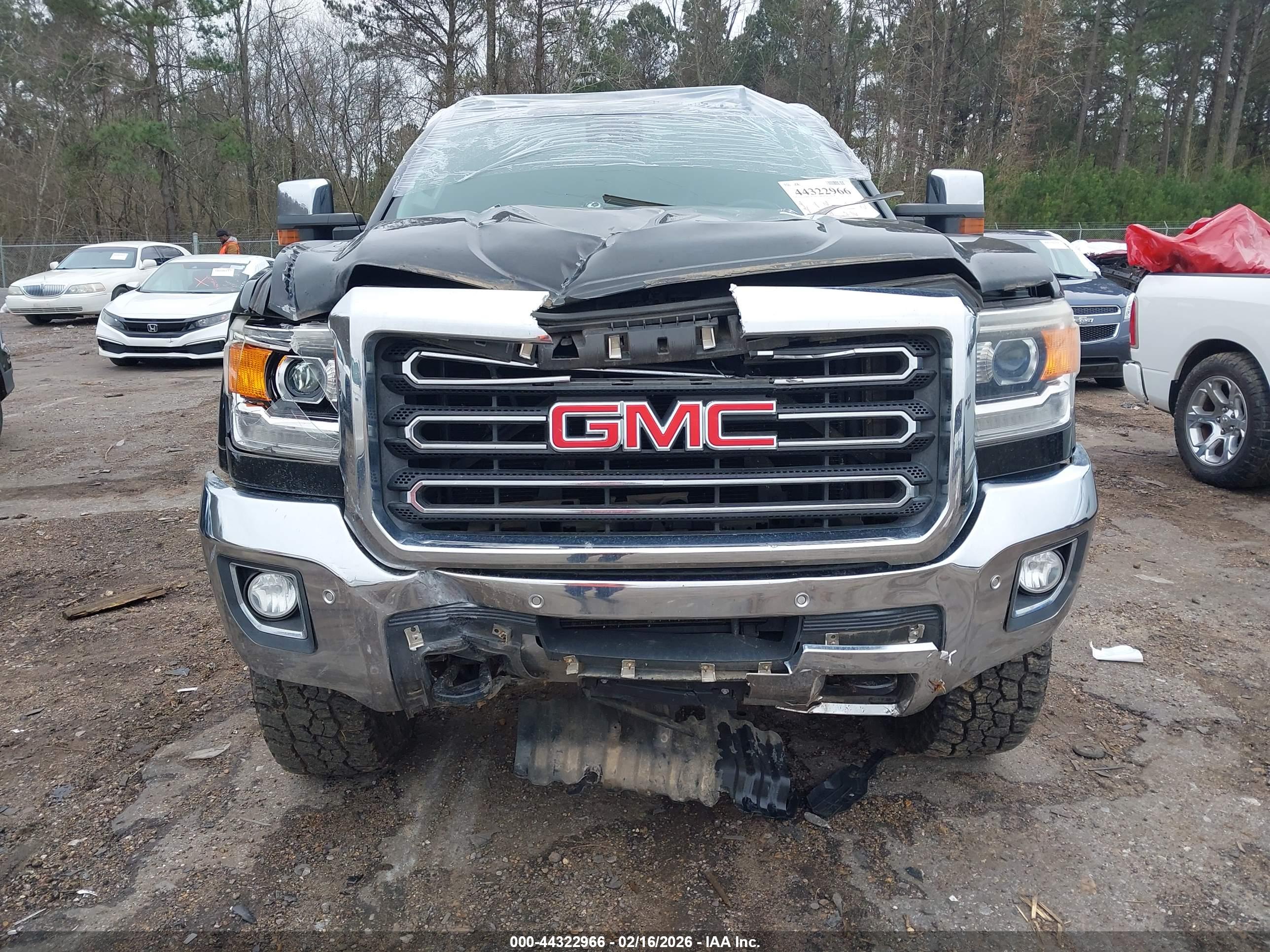 GMC SIERRA image 6