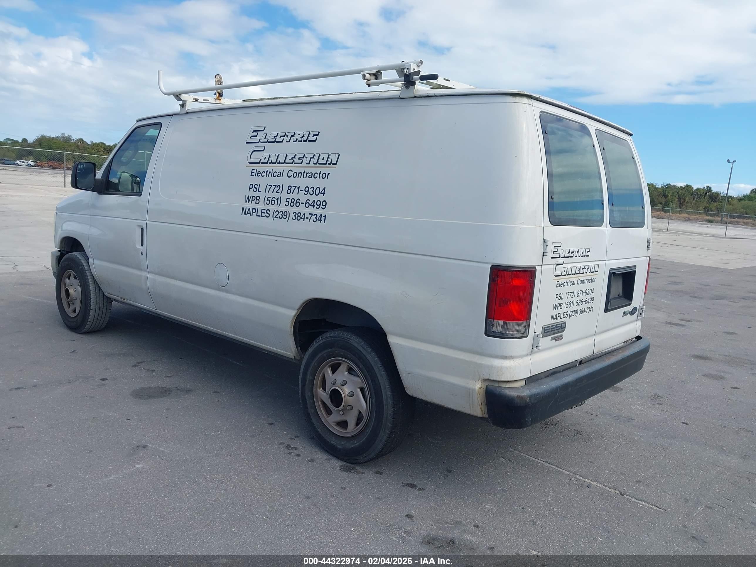 FORD E-250 image 3