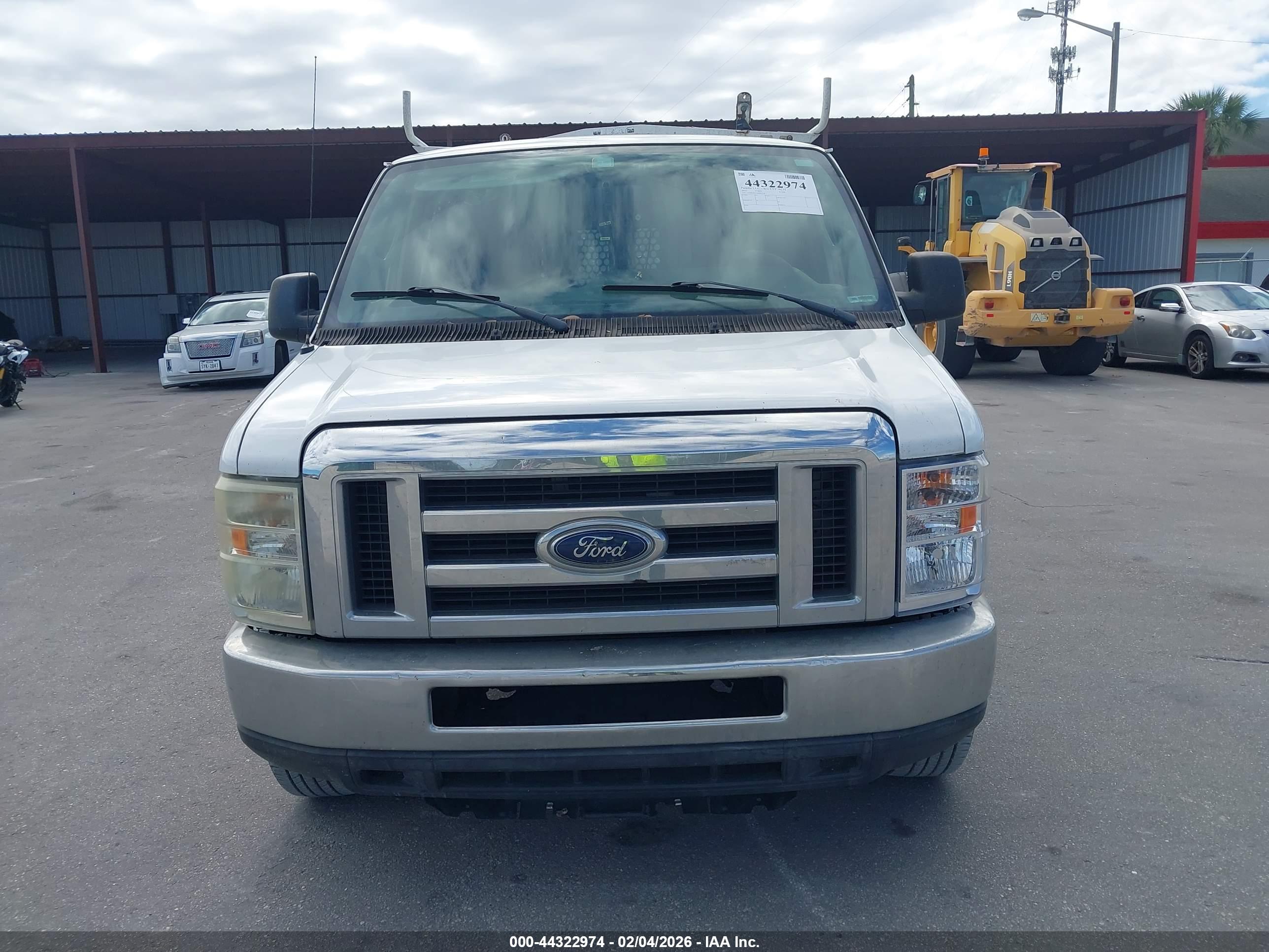 FORD E-250 image 6