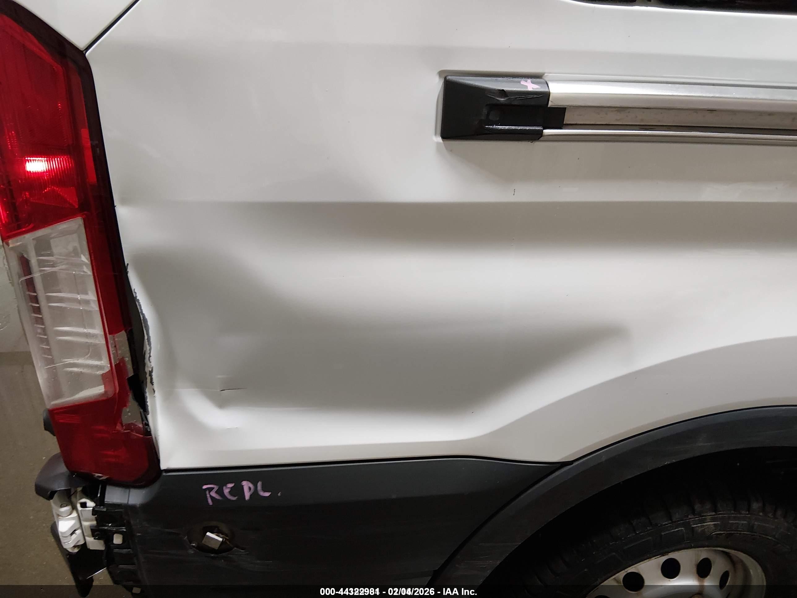 FORD TRANSIT-350 image 6