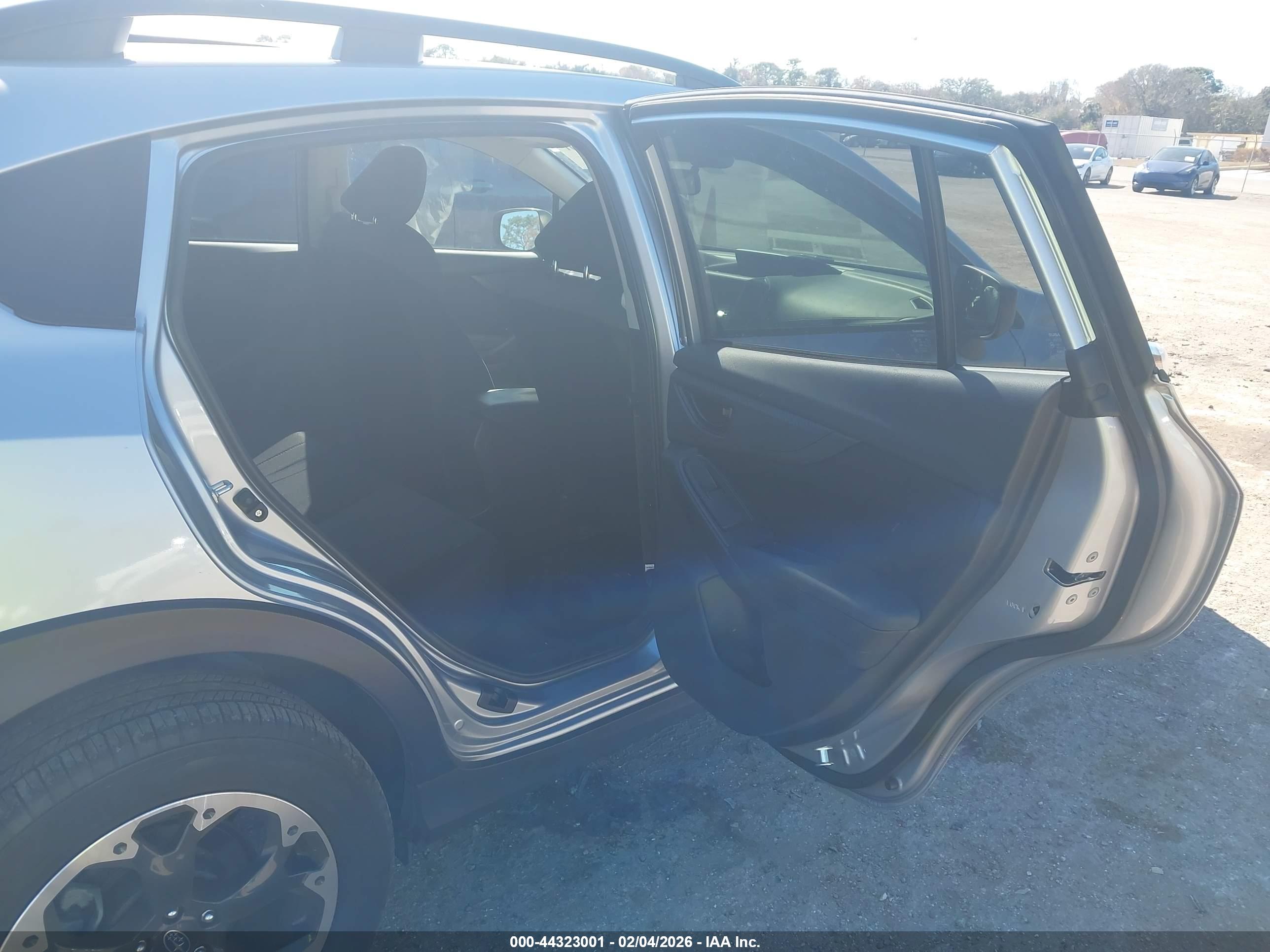 SUBARU CROSSTREK image 8