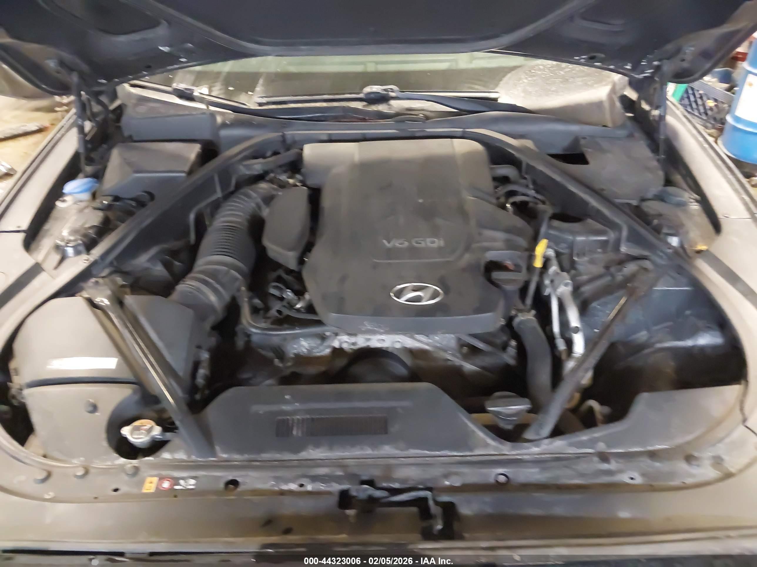 HYUNDAI GENESIS image 10