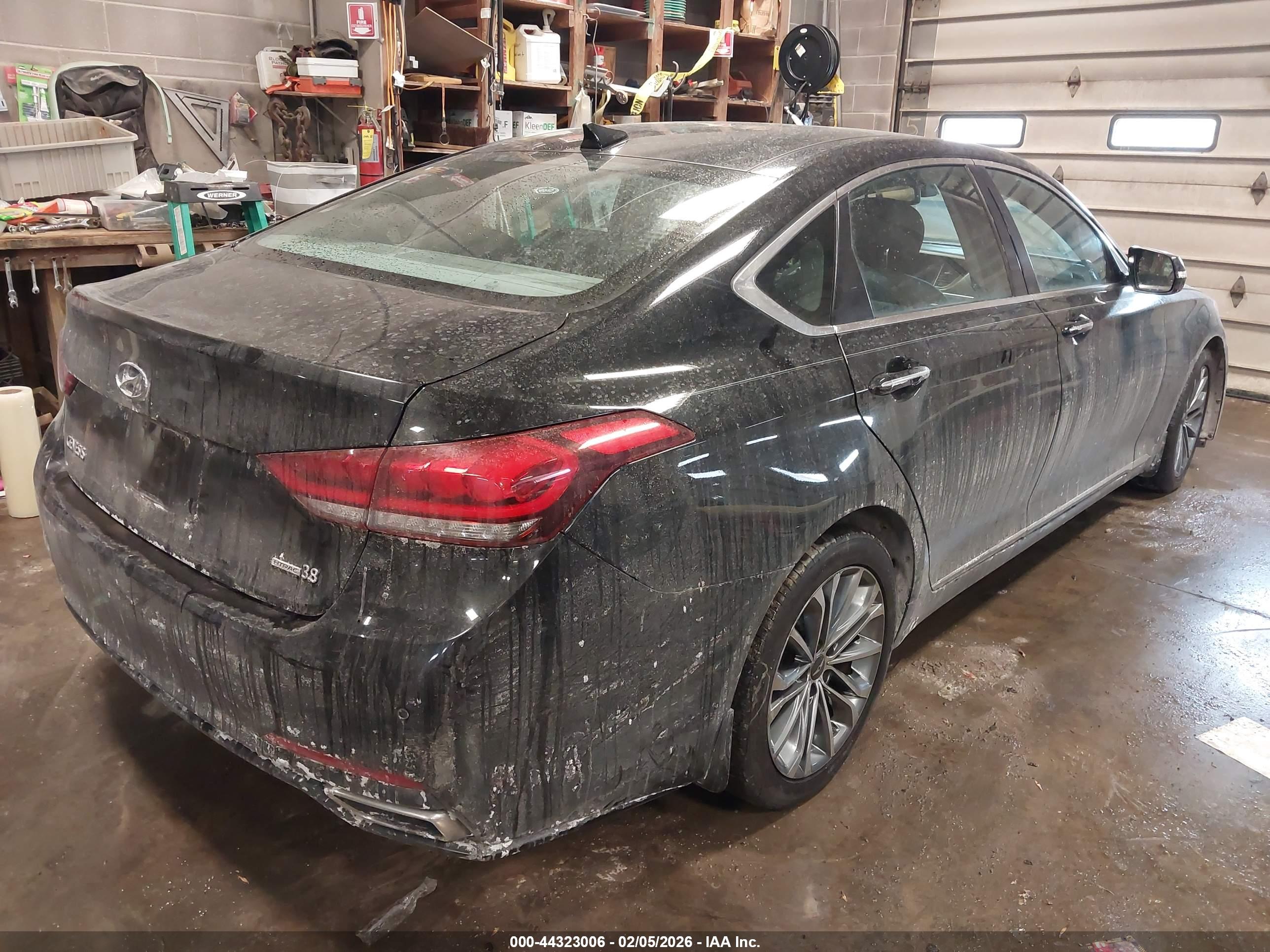 HYUNDAI GENESIS image 4