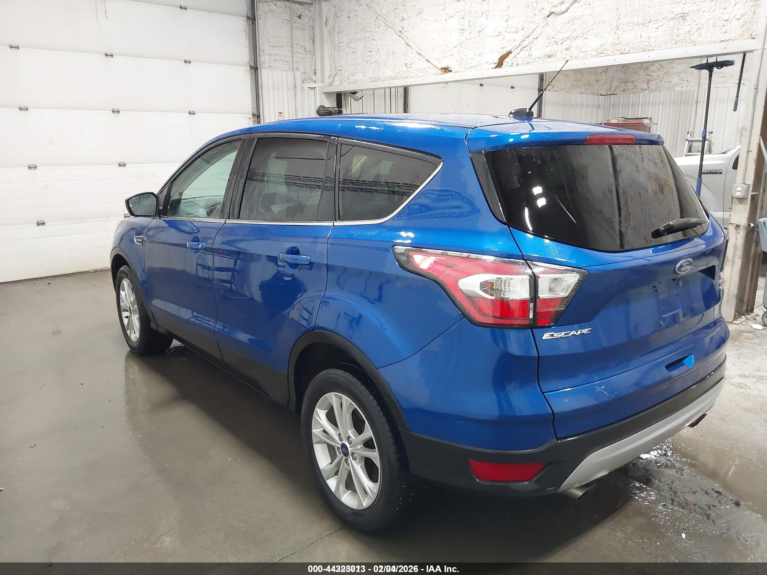 FORD ESCAPE image 3