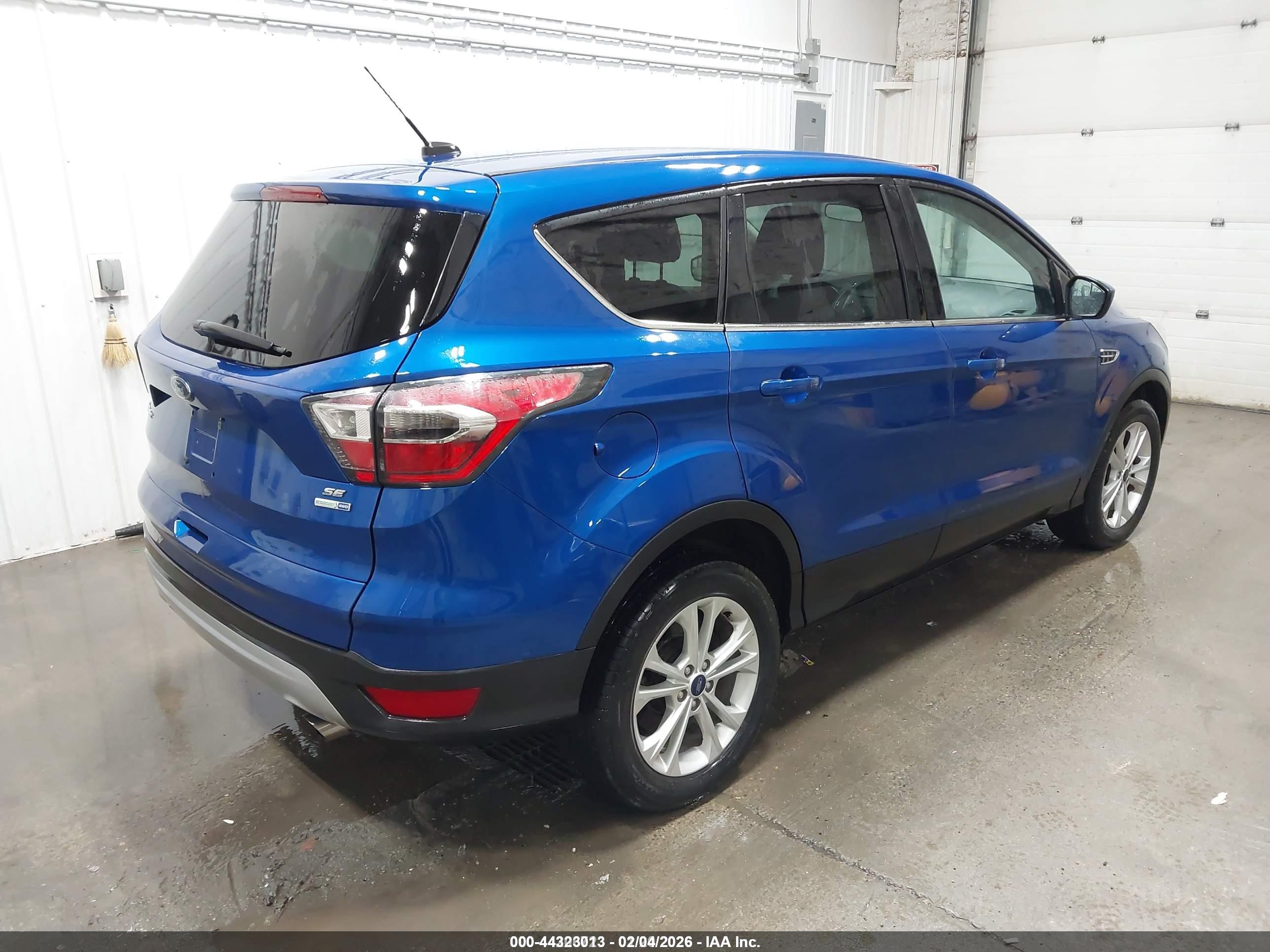 FORD ESCAPE image 4
