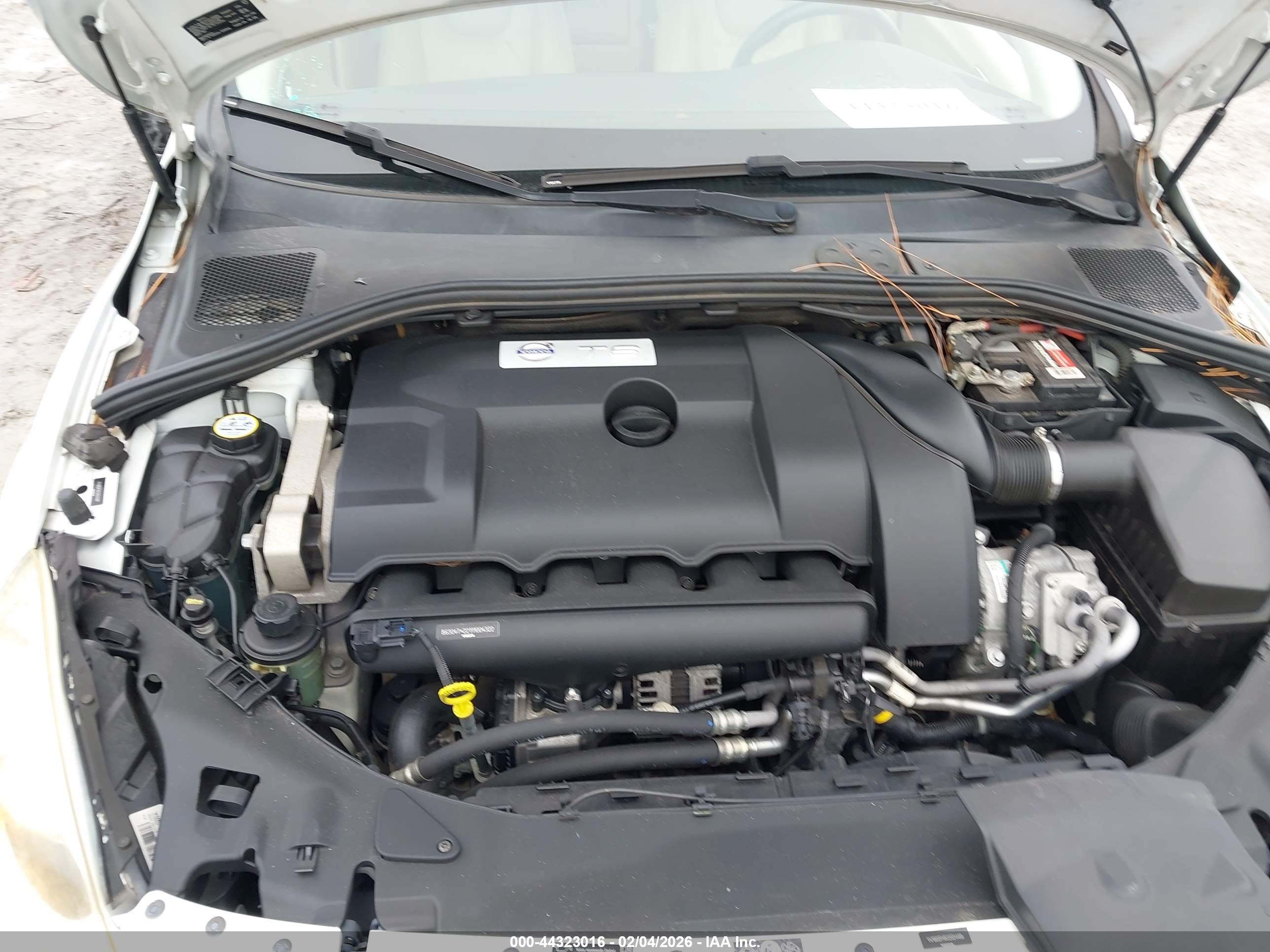 VOLVO S60 image 10