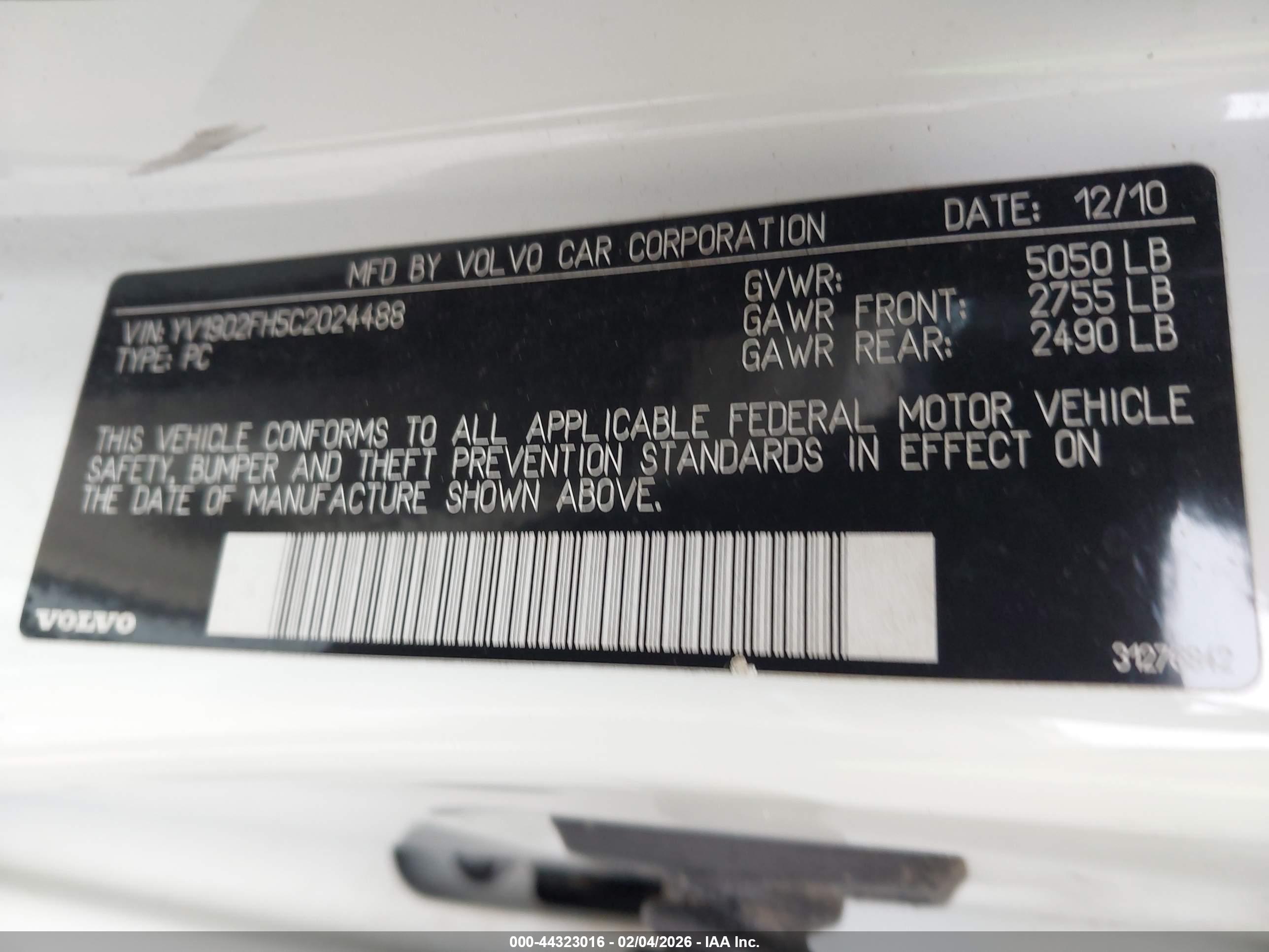 VOLVO S60 image 9