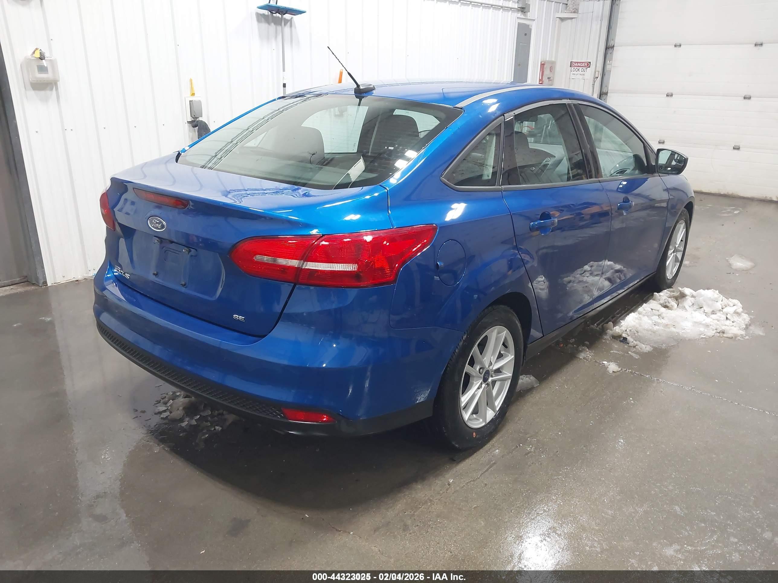 FORD FOCUS image 4