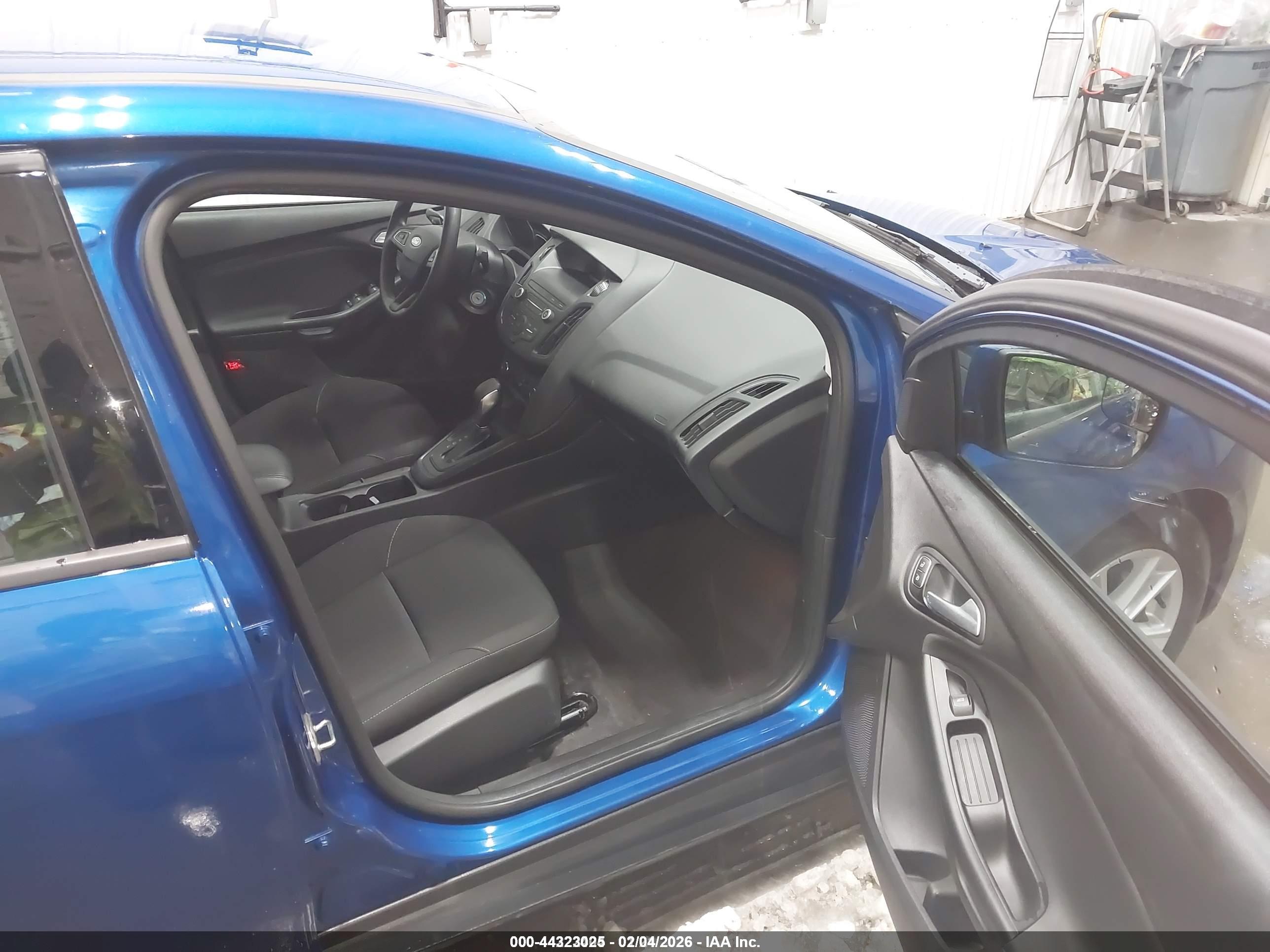 FORD FOCUS image 5