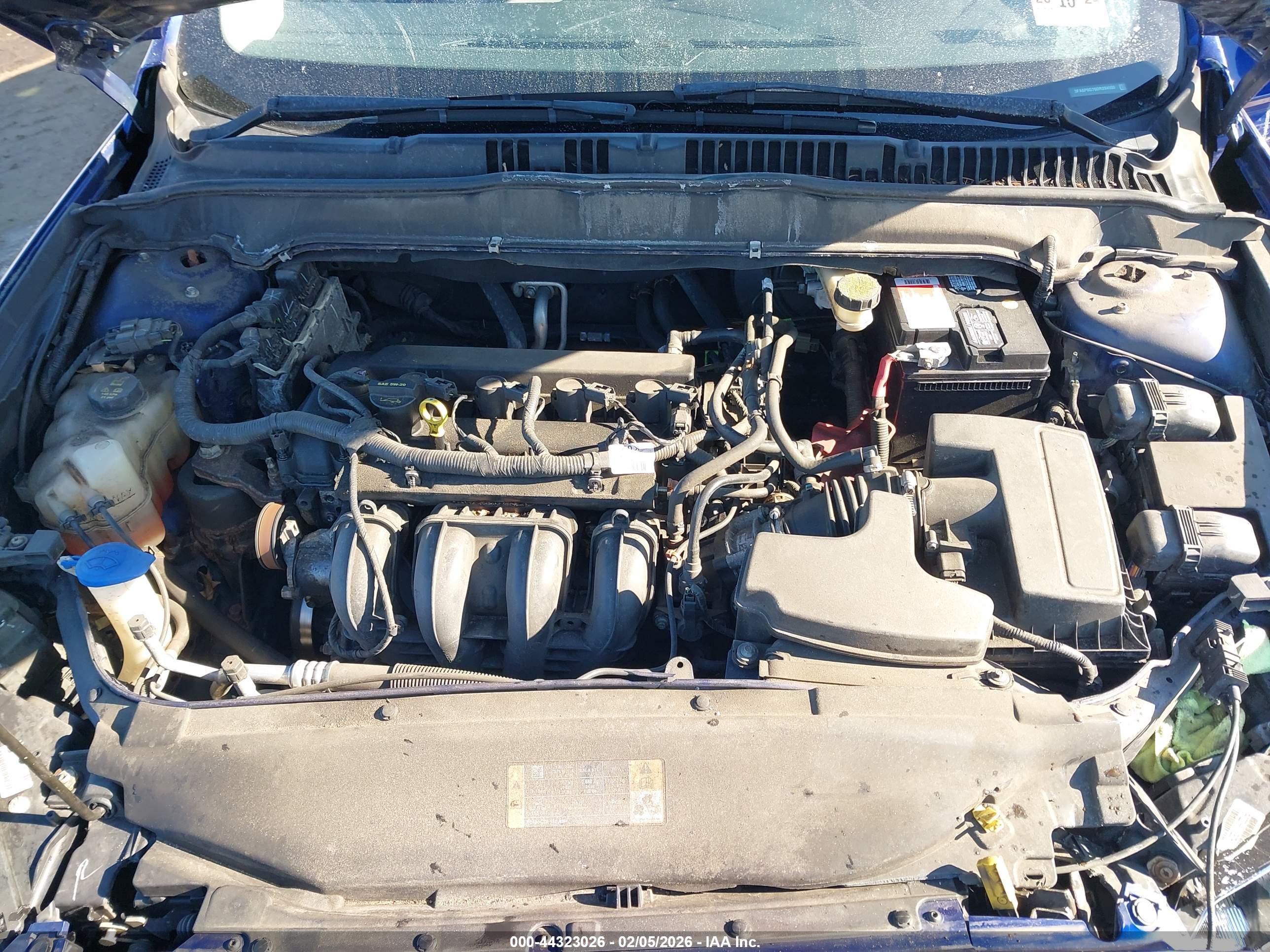 FORD FUSION image 10