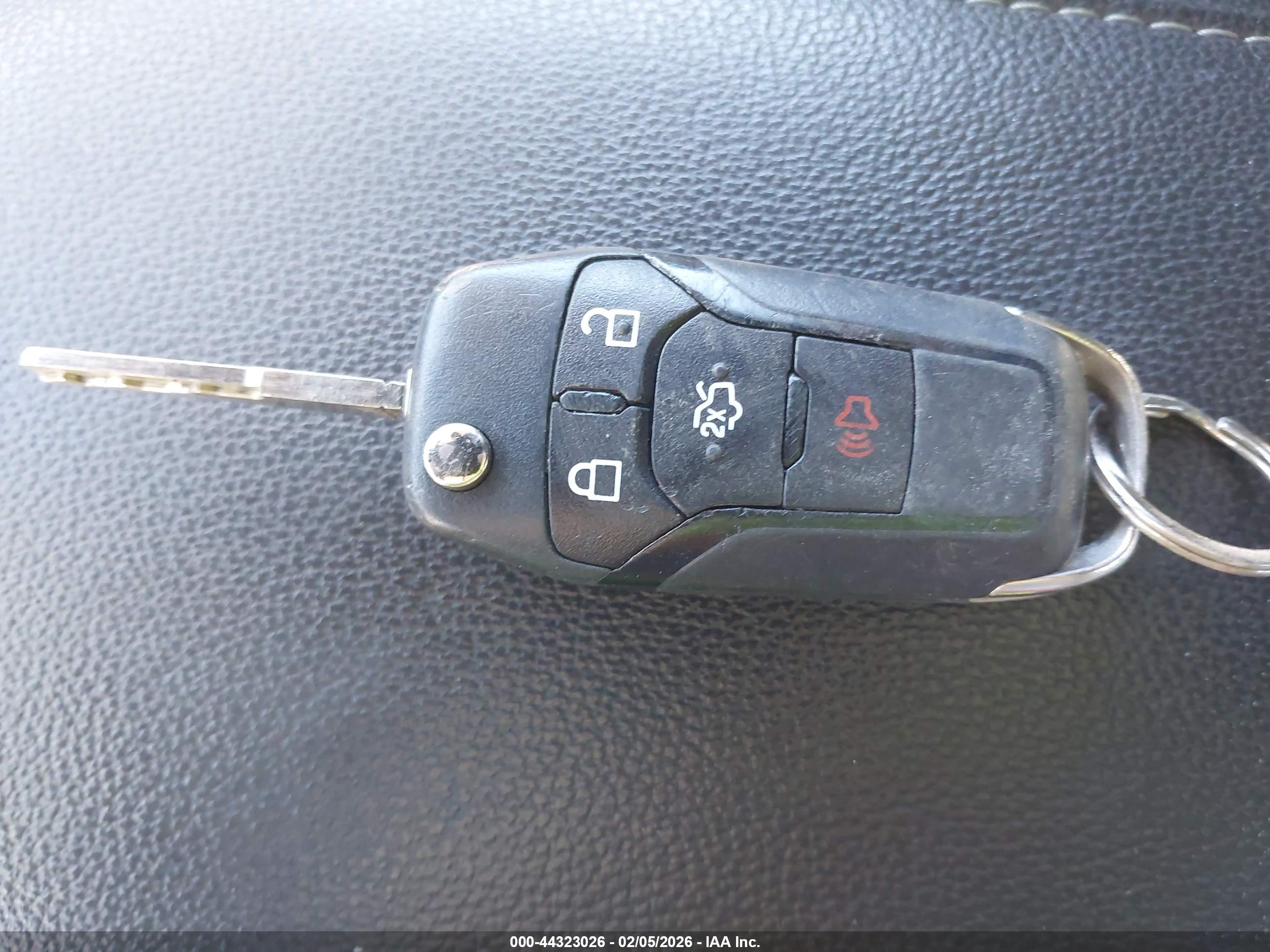 FORD FUSION image 11
