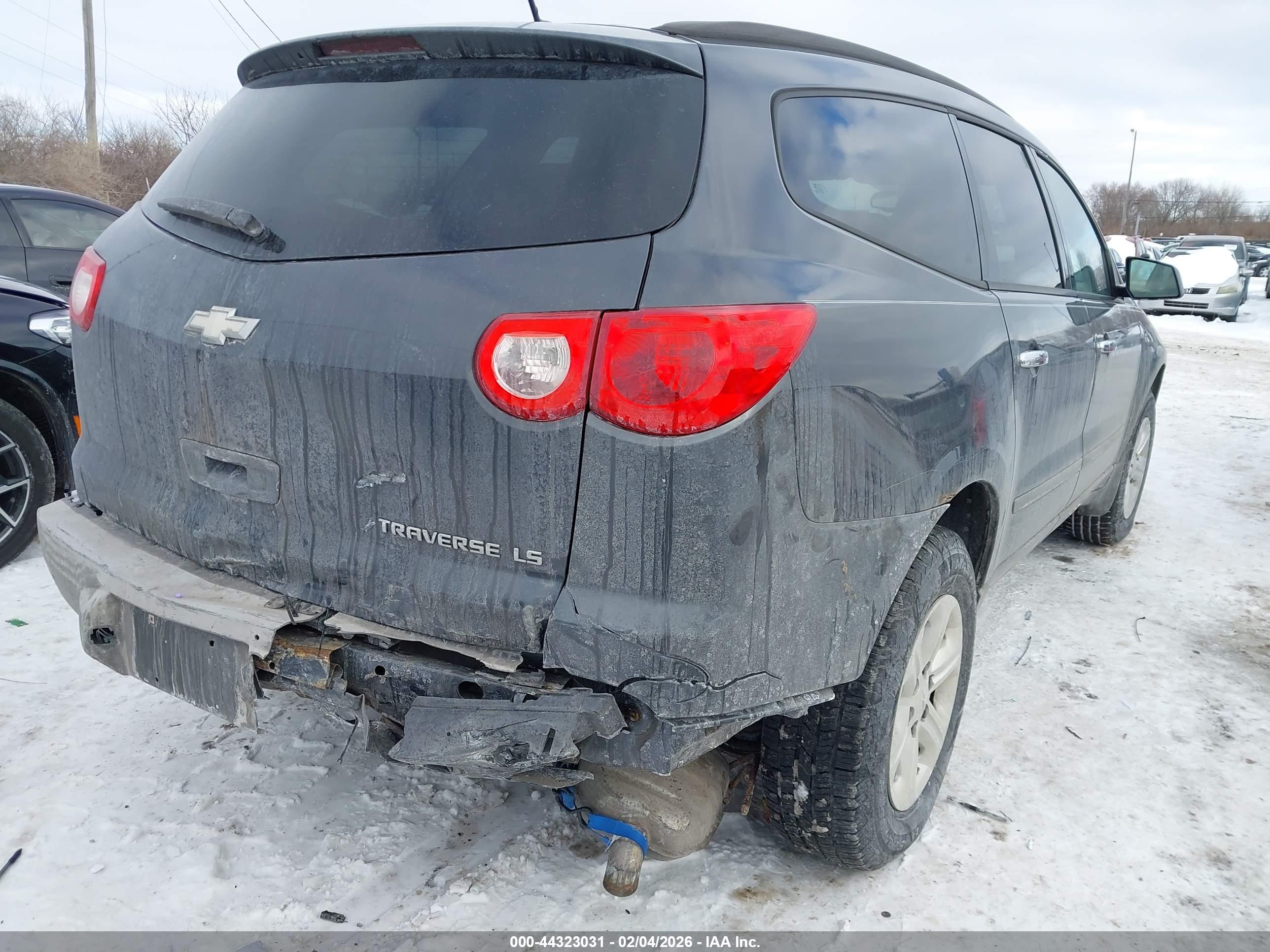 CHEVROLET TRAVERSE image 4