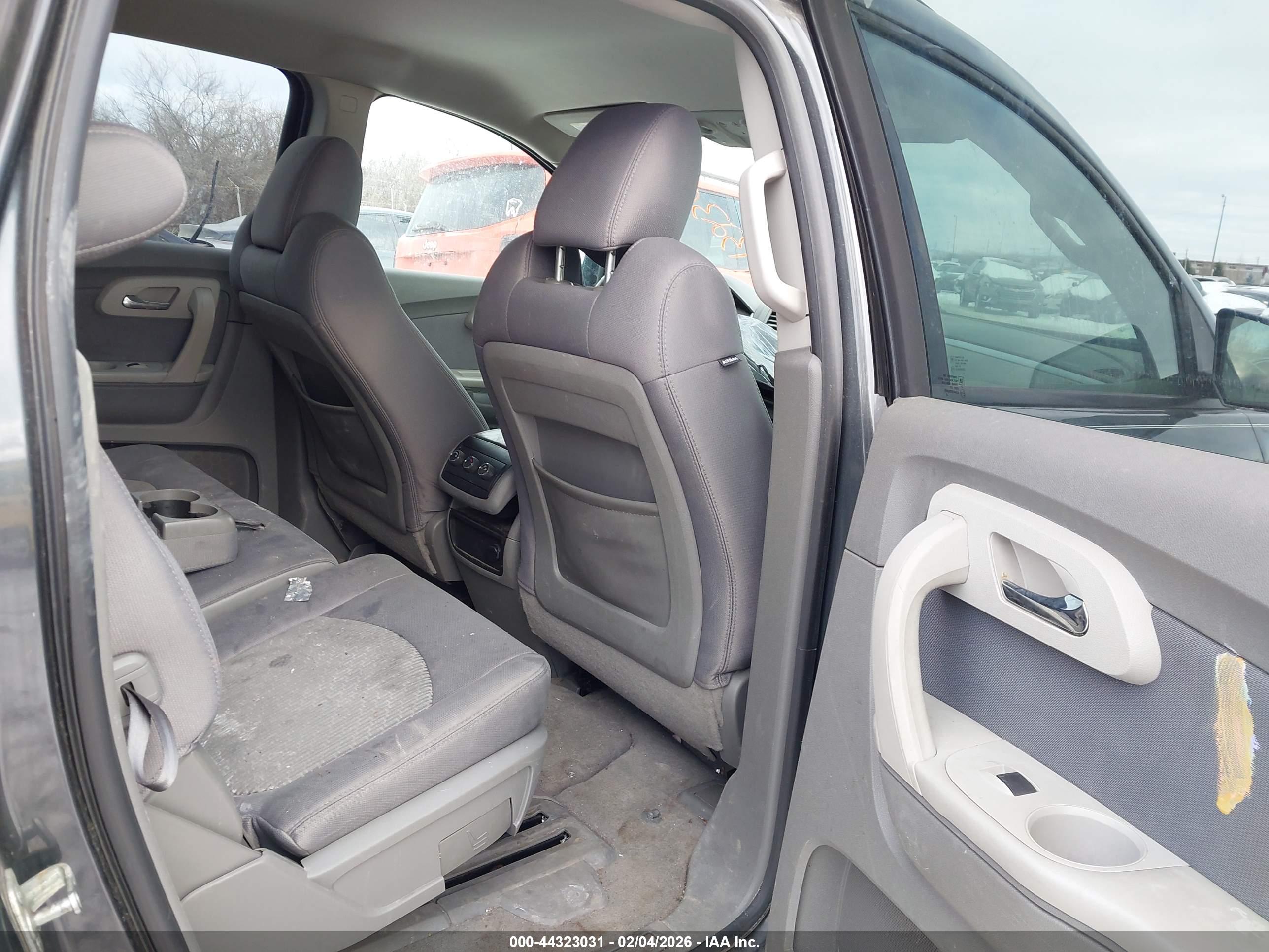 CHEVROLET TRAVERSE image 8