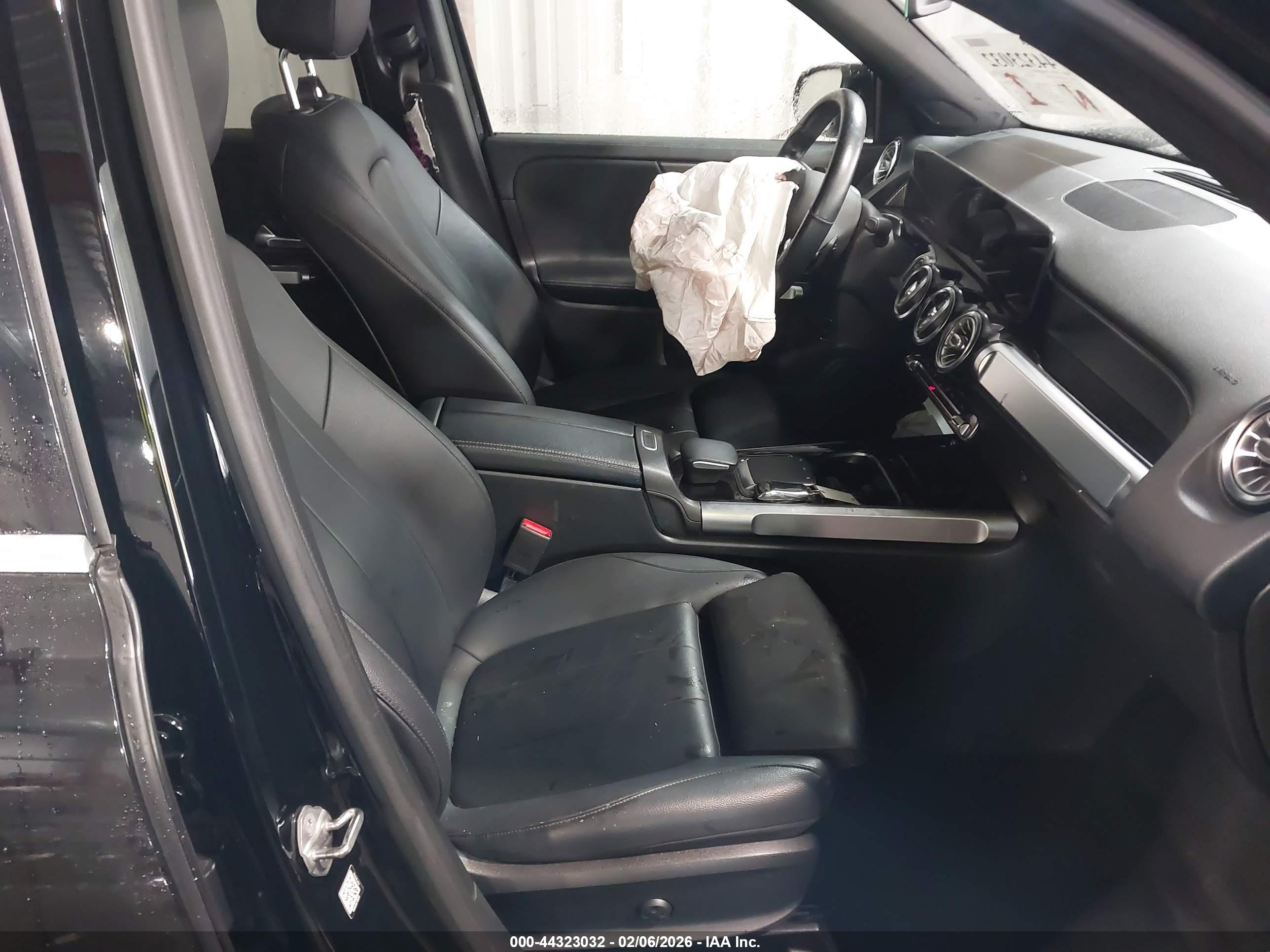 MERCEDES-BENZ GLB image 5