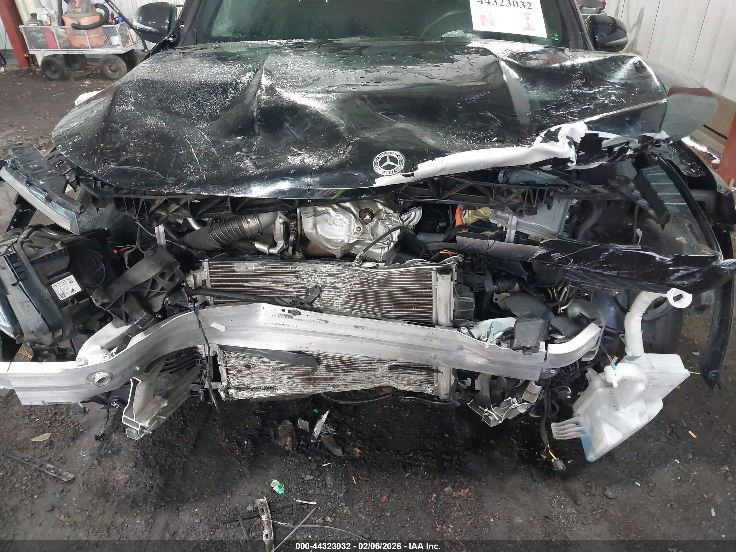 MERCEDES-BENZ GLB image 6