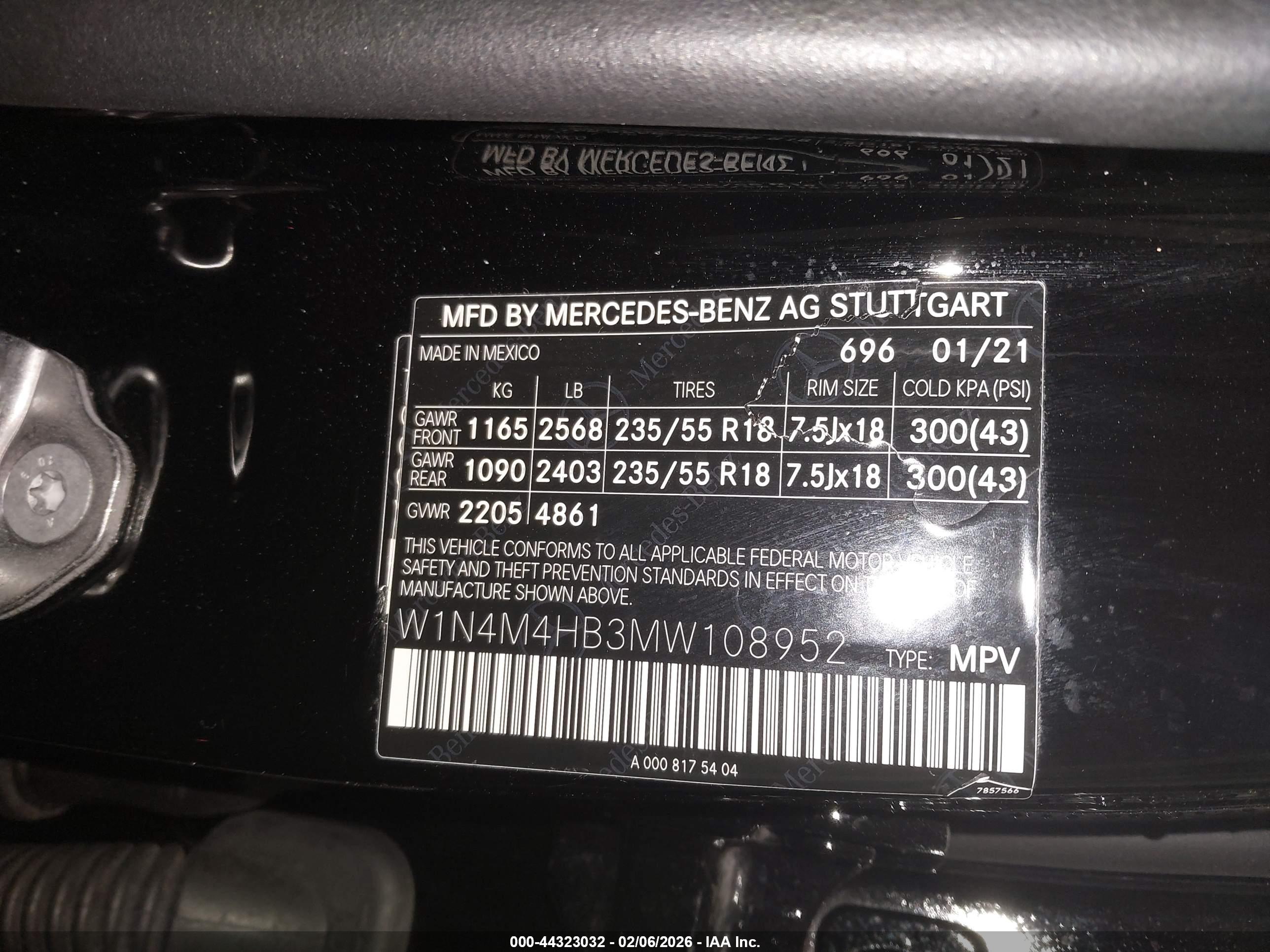MERCEDES-BENZ GLB image 9