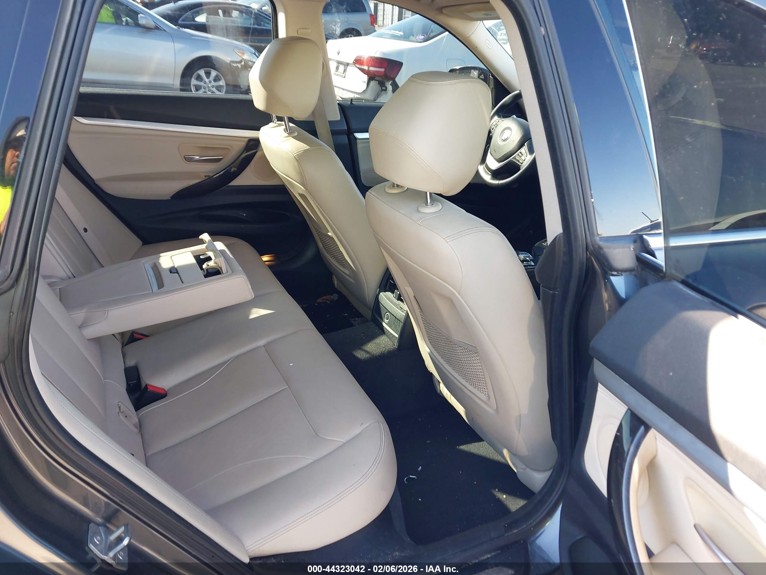 BMW 328I image 8