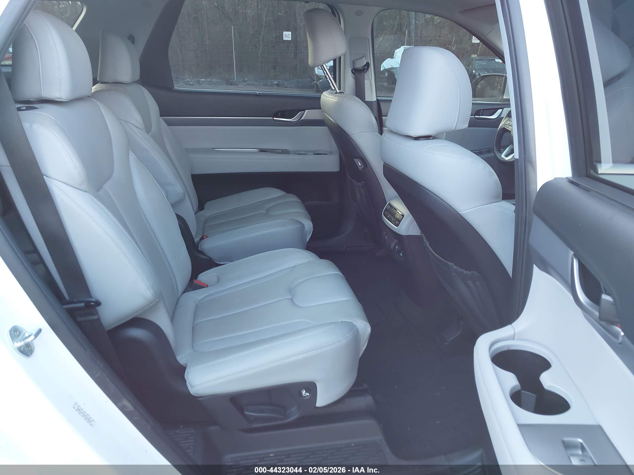 HYUNDAI PALISADE image 8