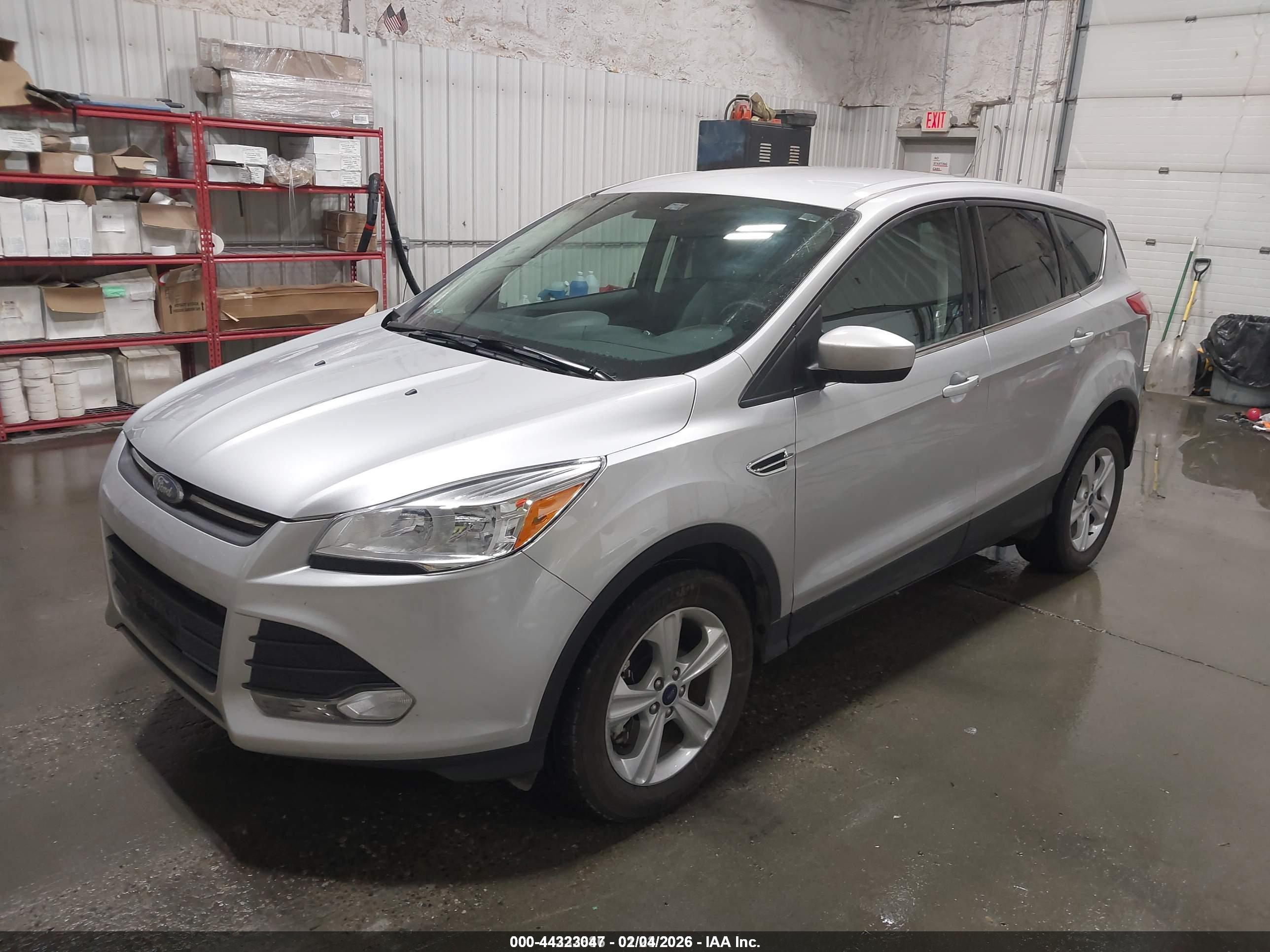 FORD ESCAPE image 2