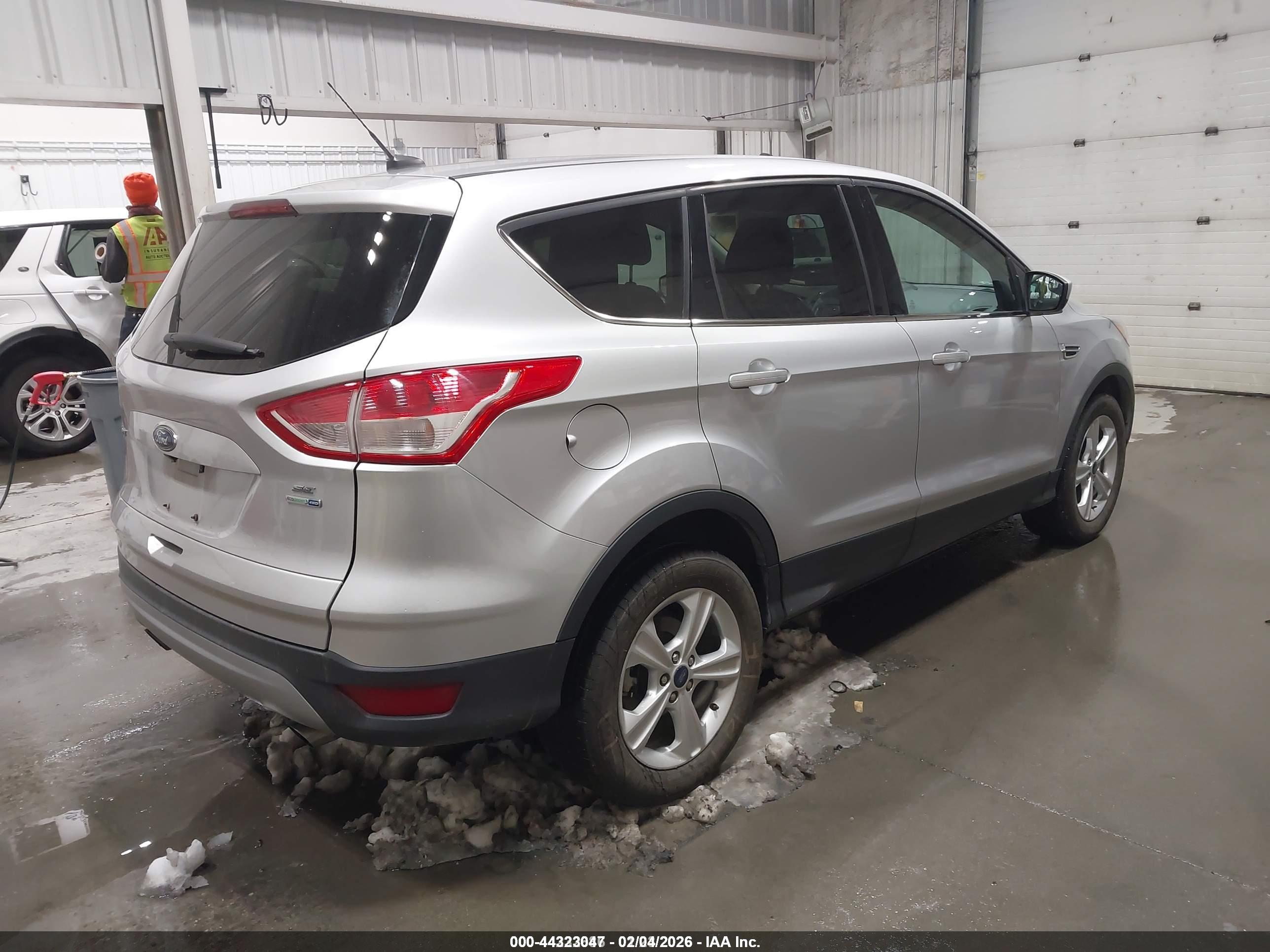FORD ESCAPE image 4
