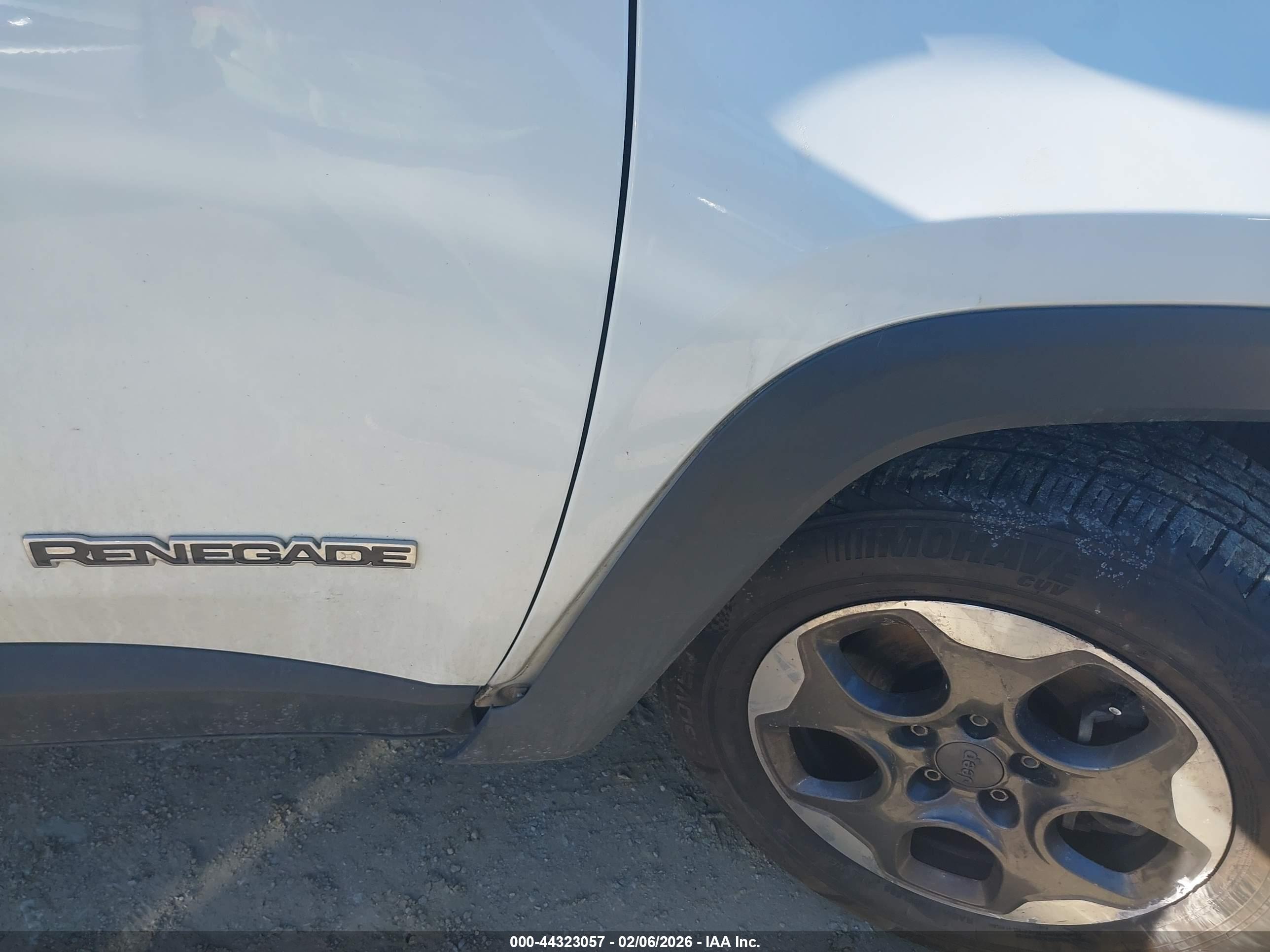 JEEP RENEGADE image 6