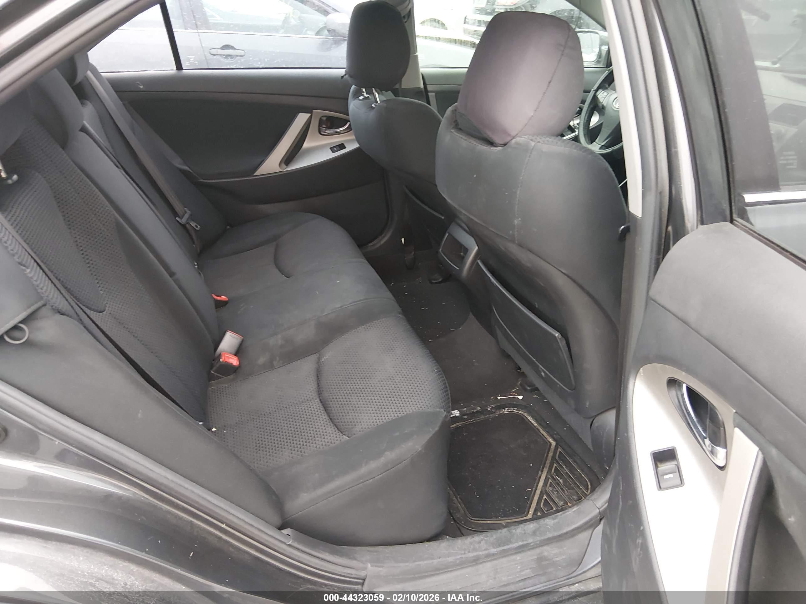 TOYOTA CAMRY image 8