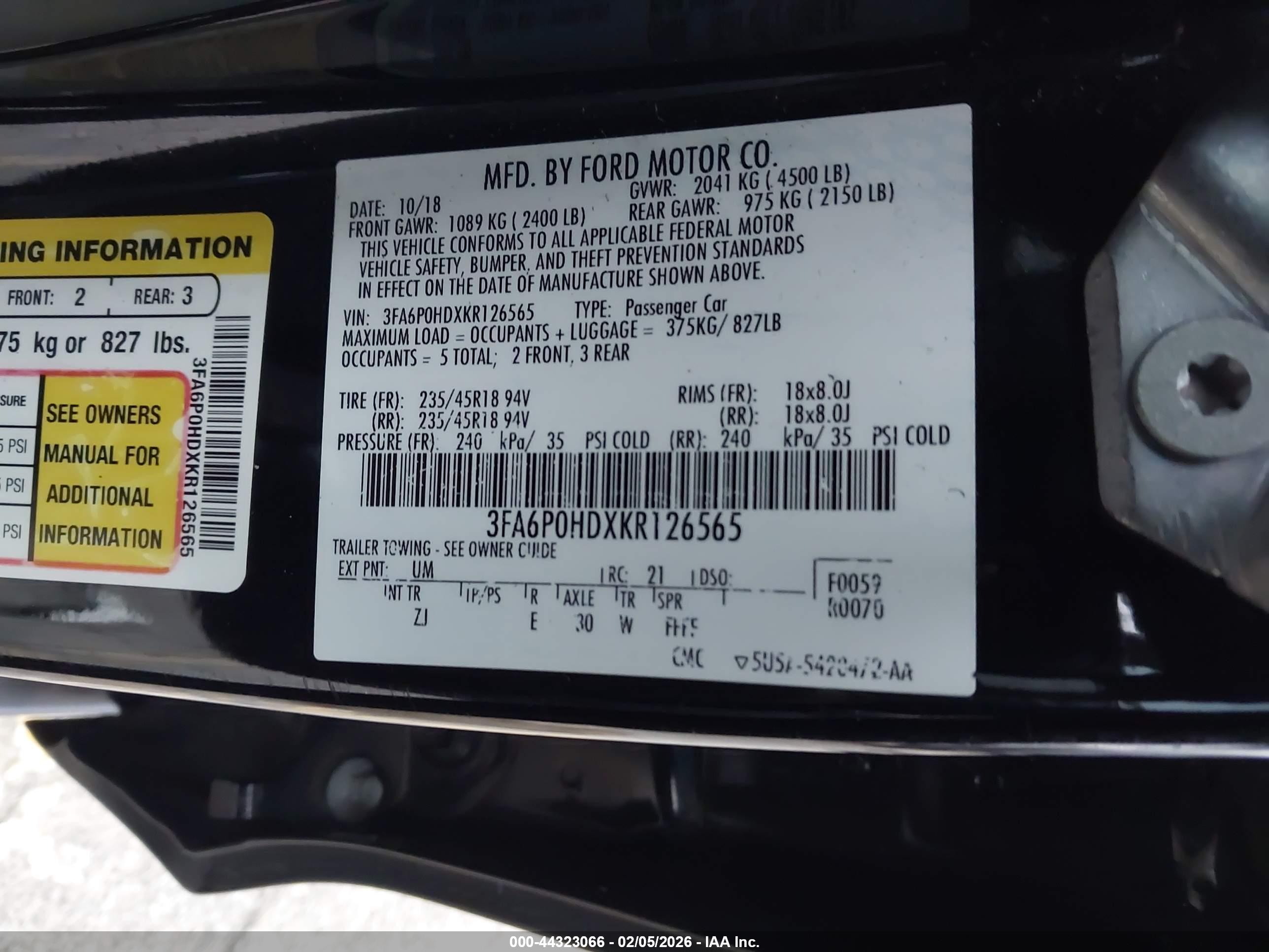 FORD FUSION image 9